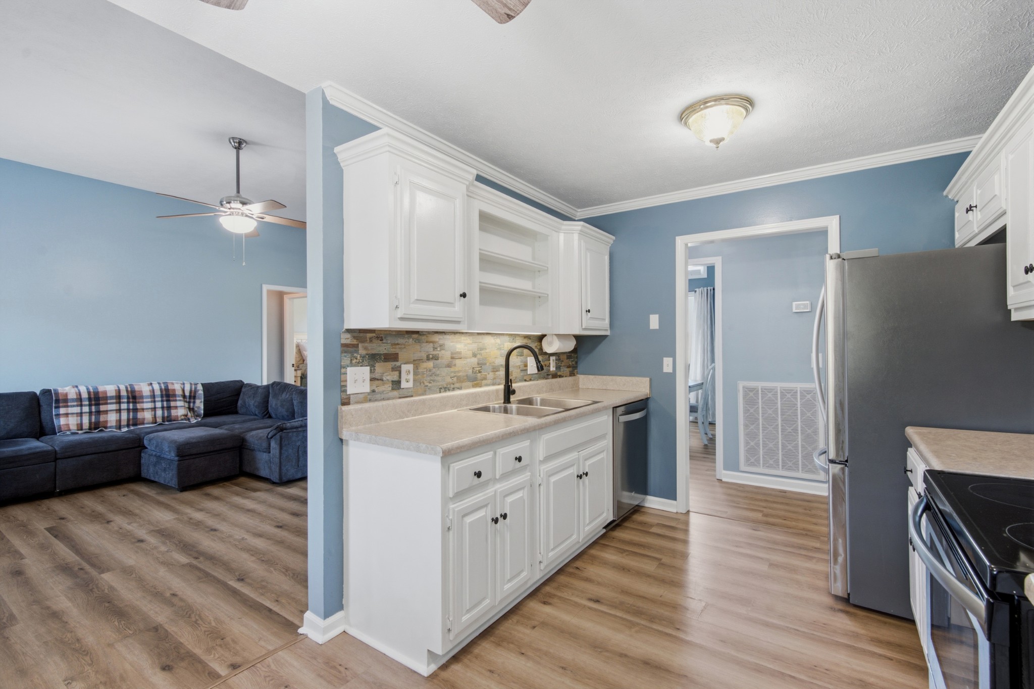1050 Moncrief Cir Property Photo 4