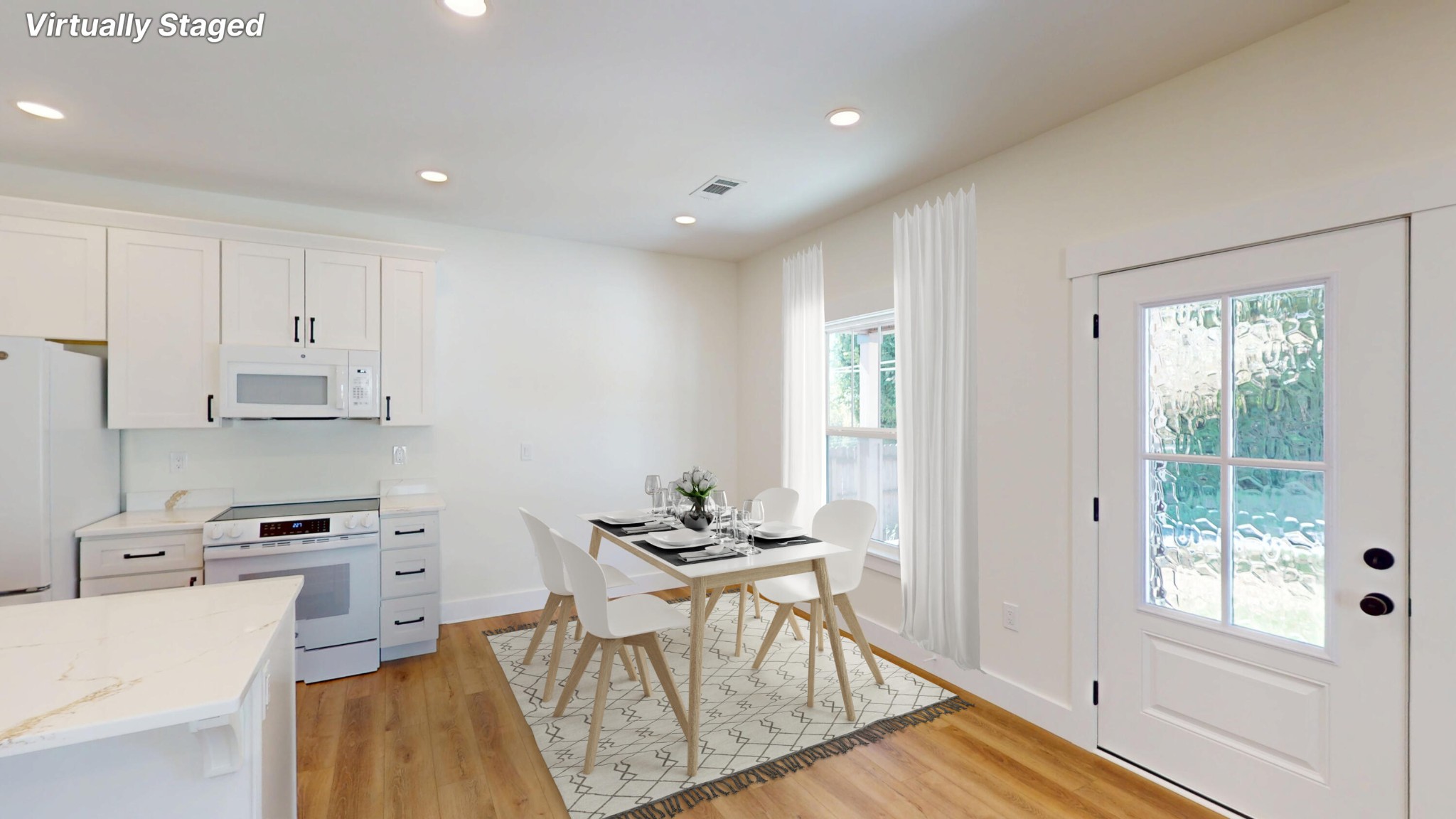 166 College Street Property Photo 9