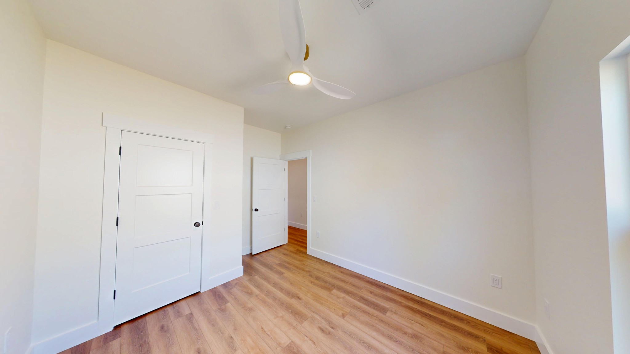 166 College Street Property Photo 18
