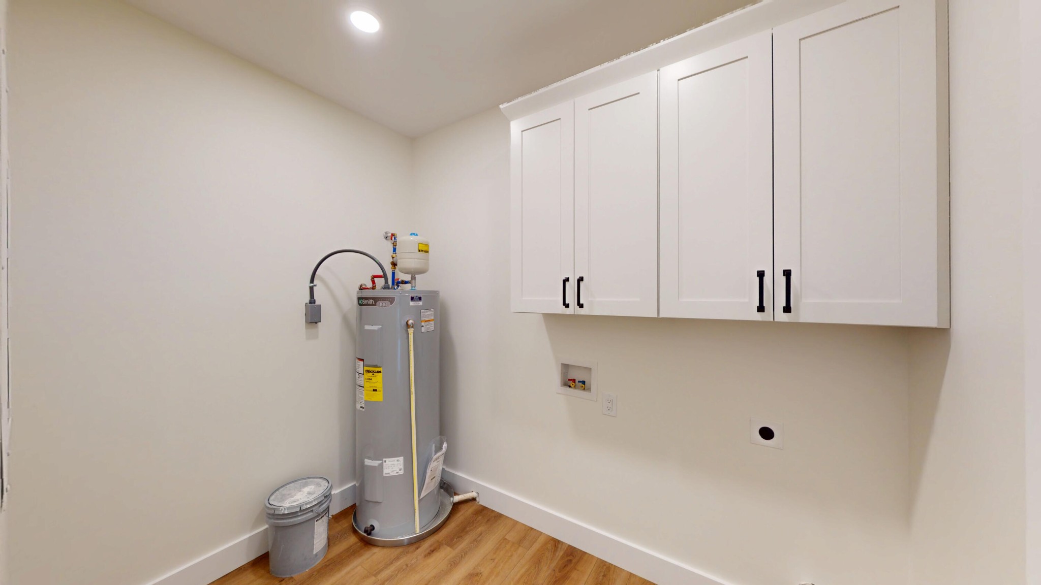 166 College Street Property Photo 21