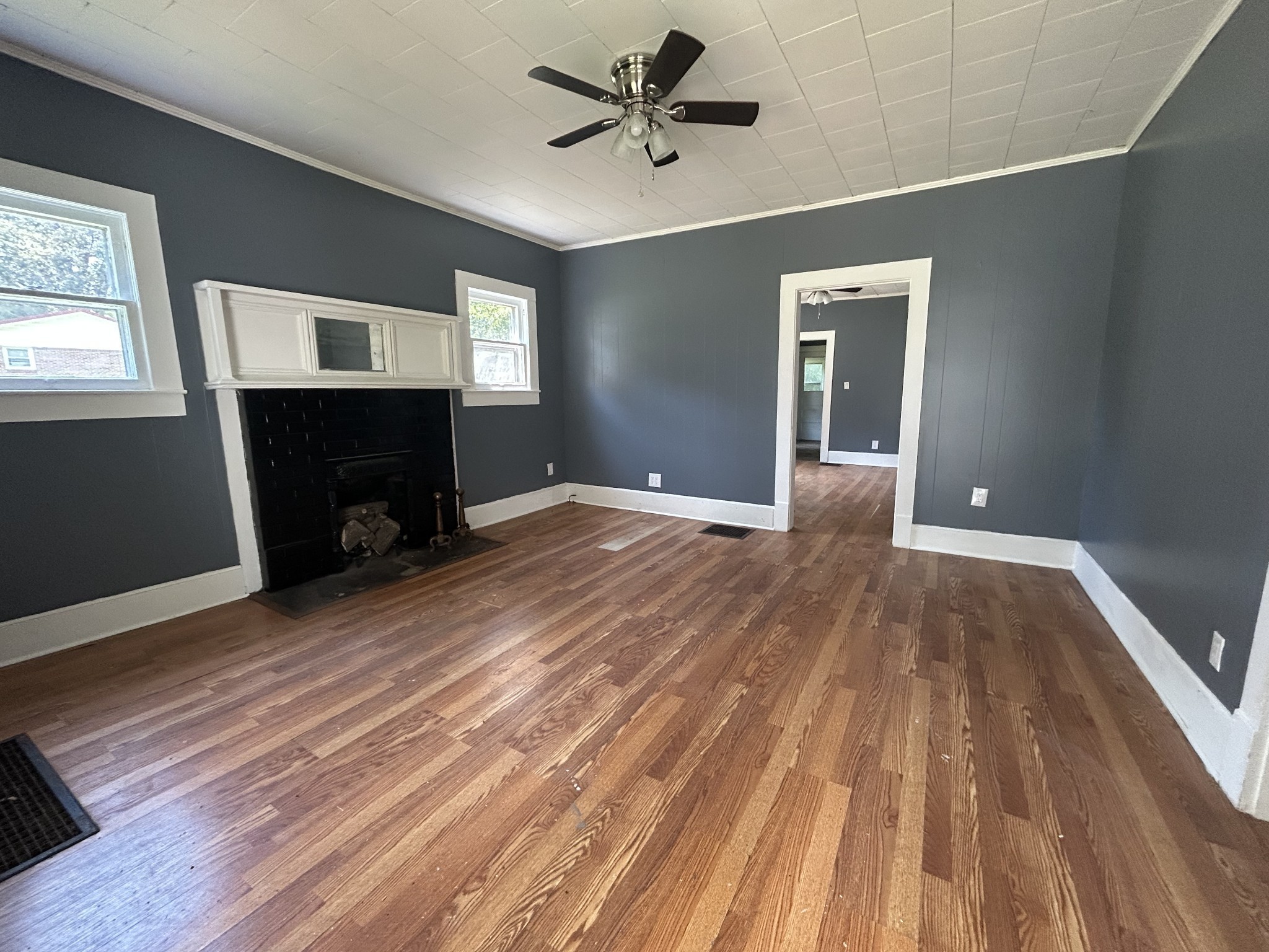107 Hemlock St Property Photo 2