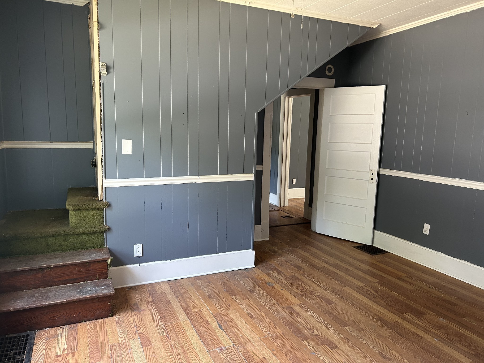 107 Hemlock St Property Photo 7