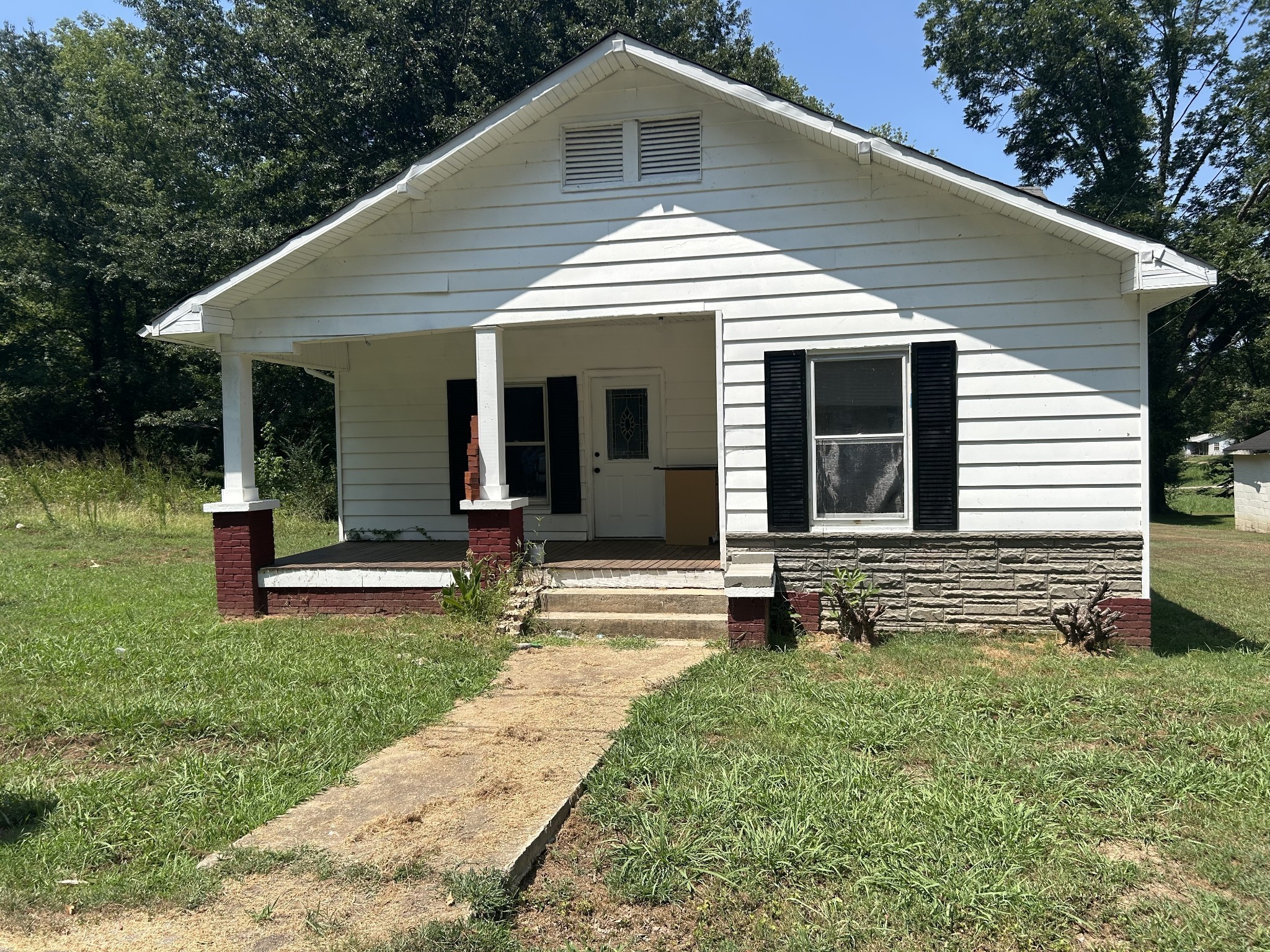 107 Hemlock St Property Photo 8