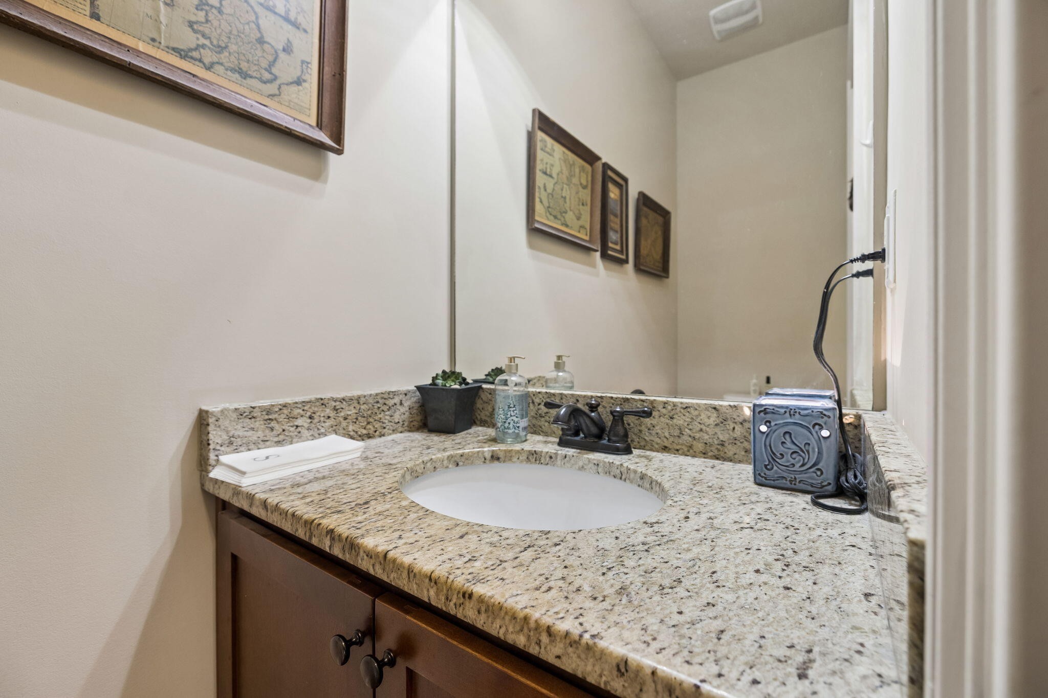 8074 Fox Glove Drive Property Photo 26