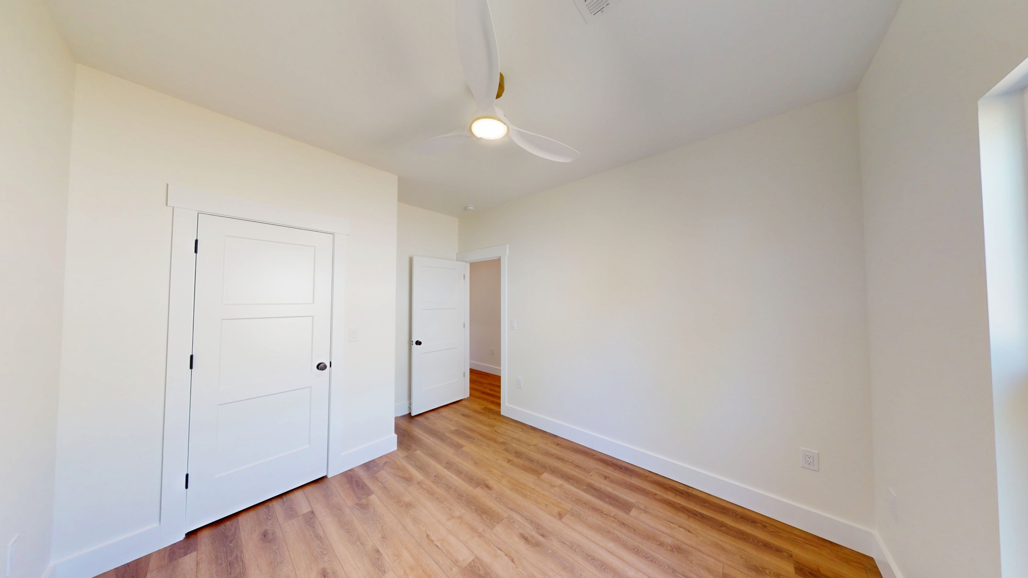 166 College St Property Photo 18