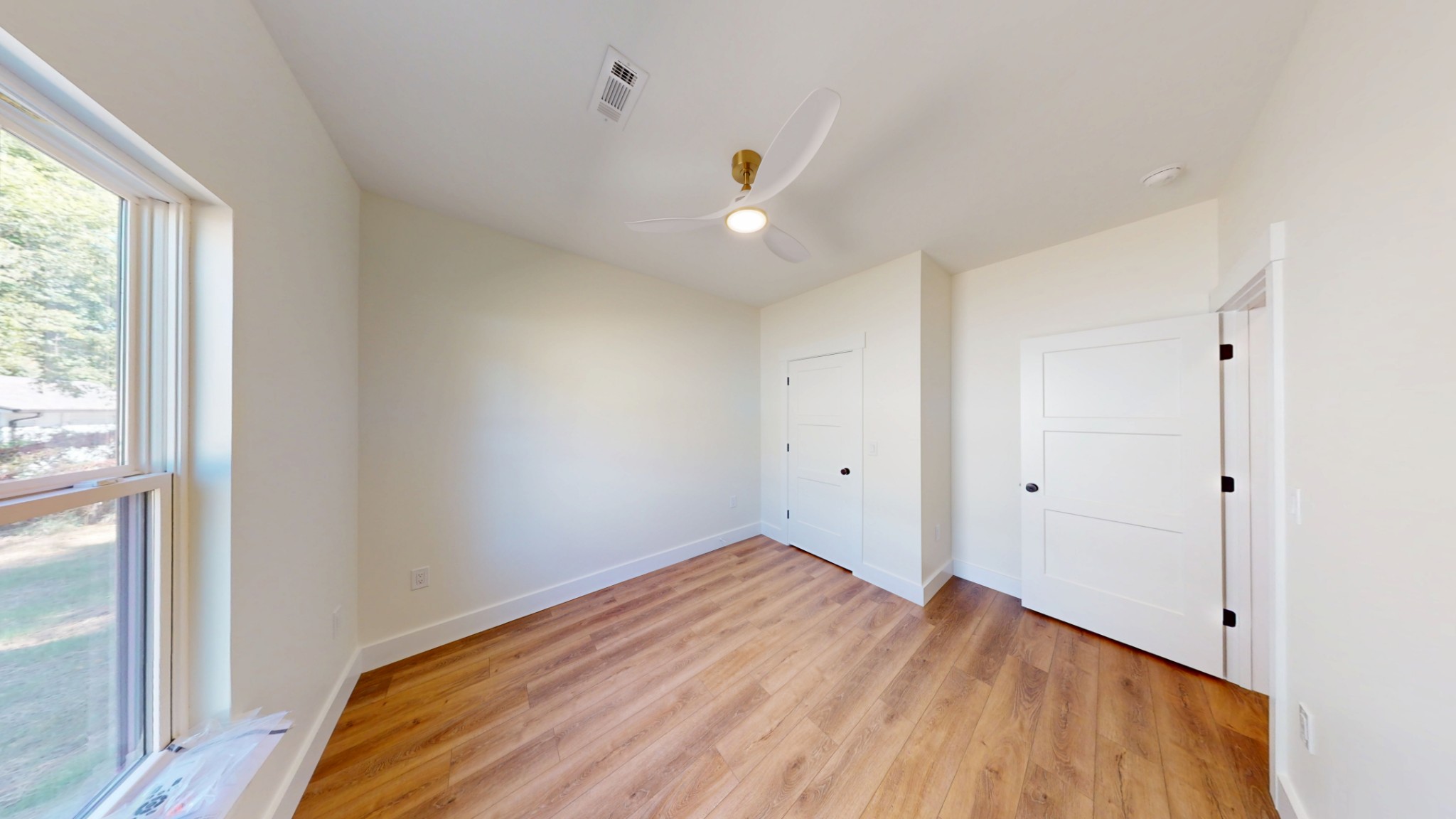 166 College St Property Photo 19