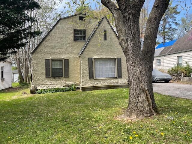 207 S Lovell Avenue Property Photo 11