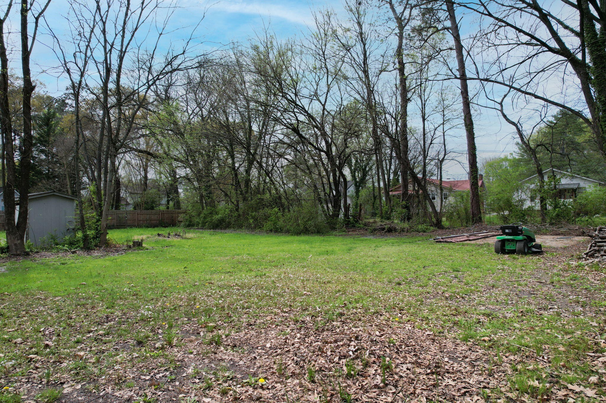 207 S Lovell Avenue Property Photo 18
