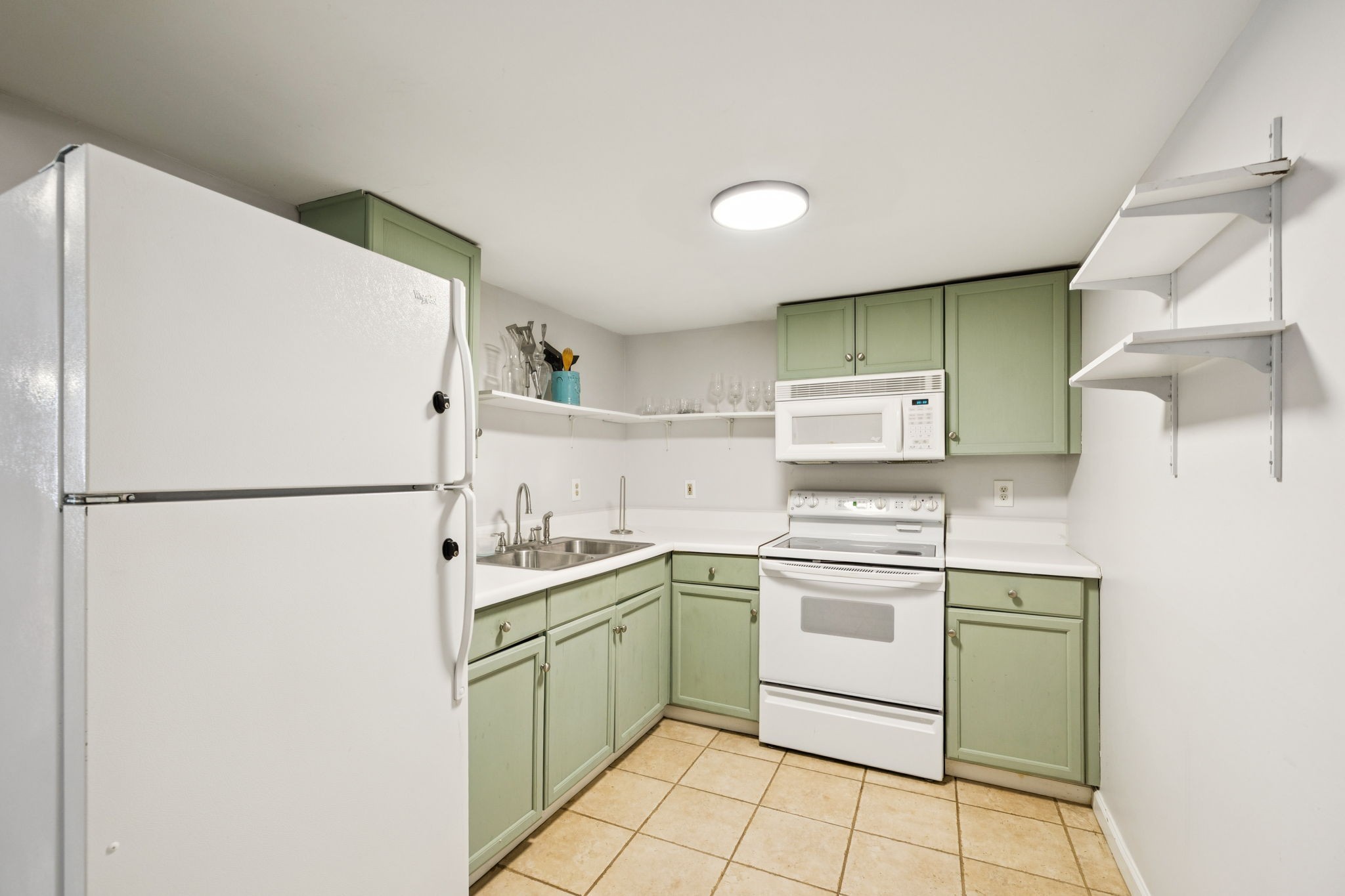 338 Lynn Dr Property Photo 14