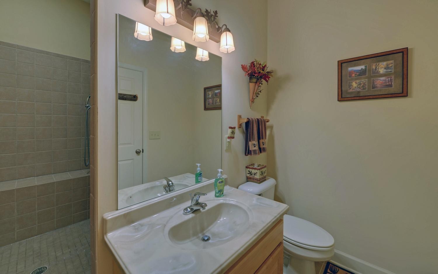 10 Piper Ln Property Photo 31