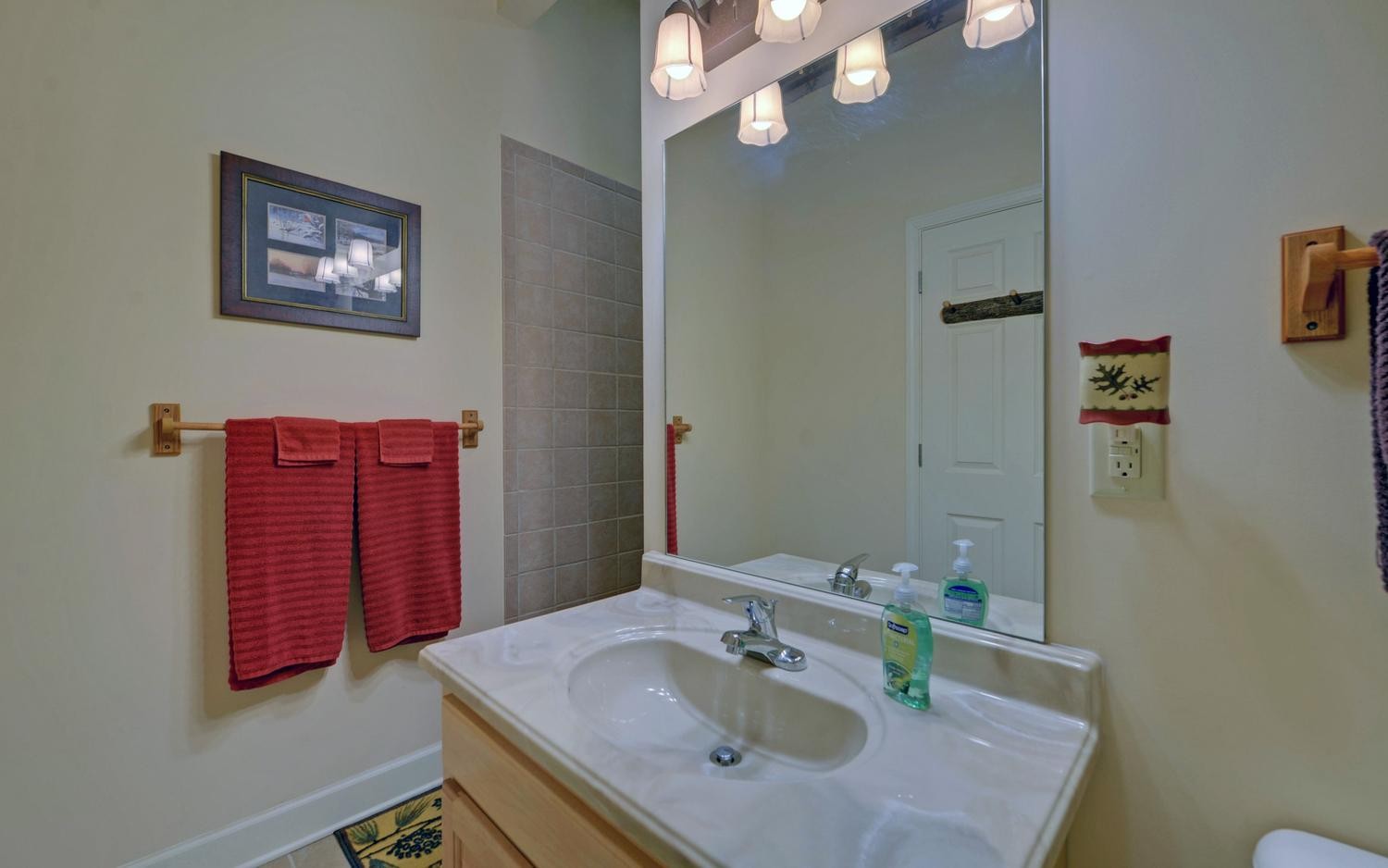 10 Piper Ln Property Photo 33