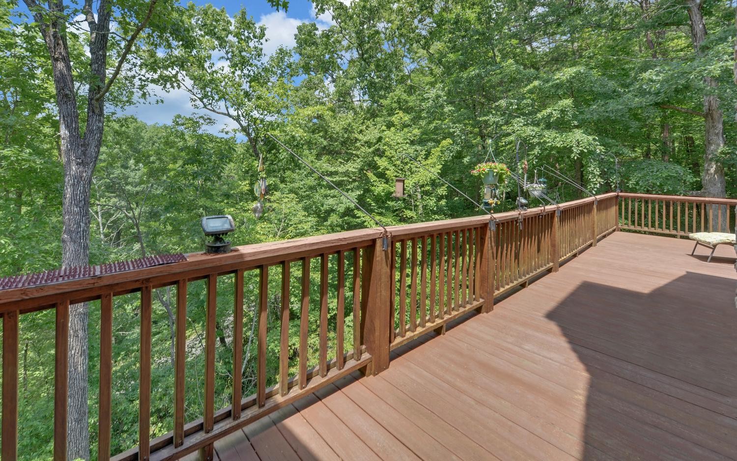 10 Piper Ln Property Photo 38