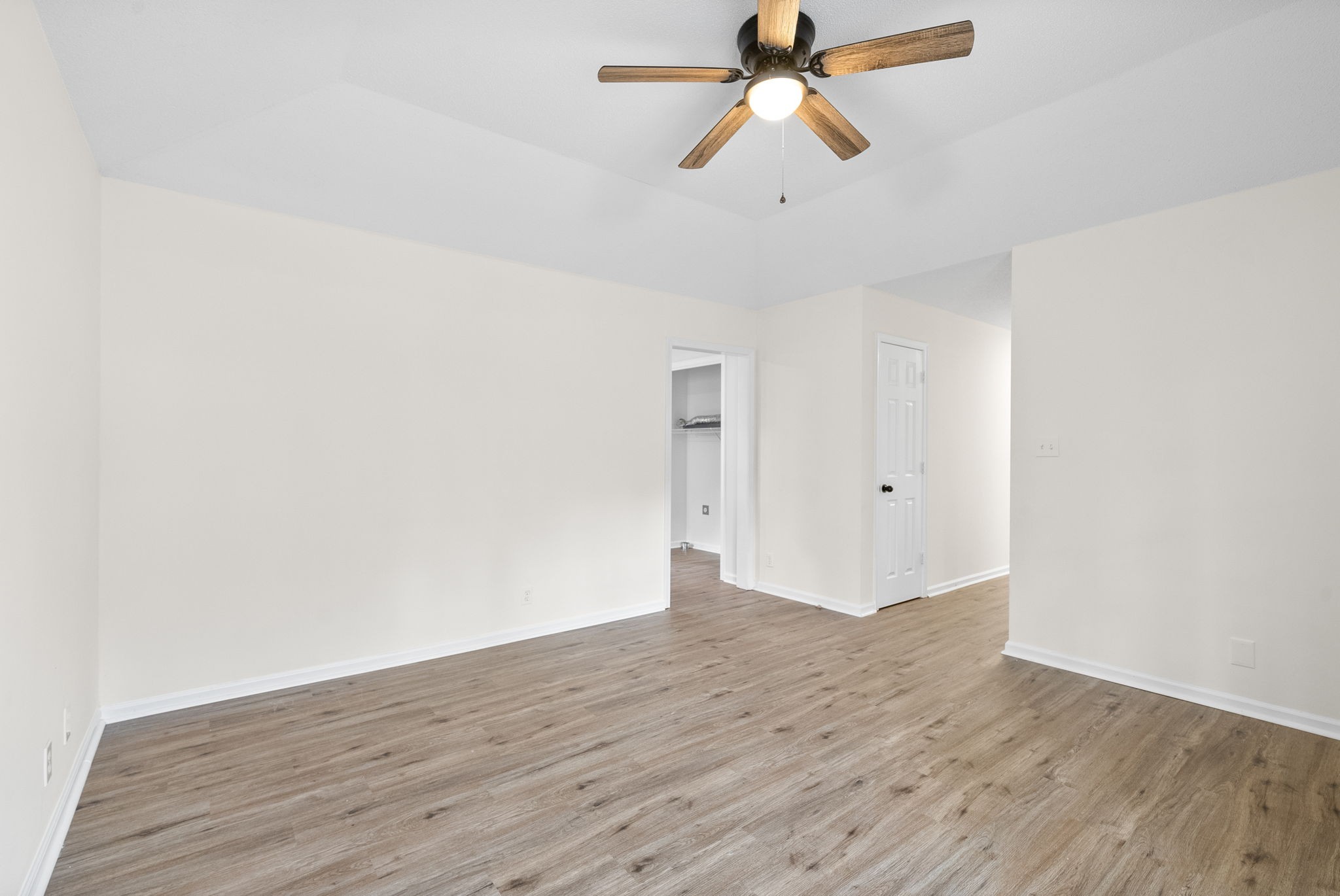 761 Spees Dr Property Photo 4