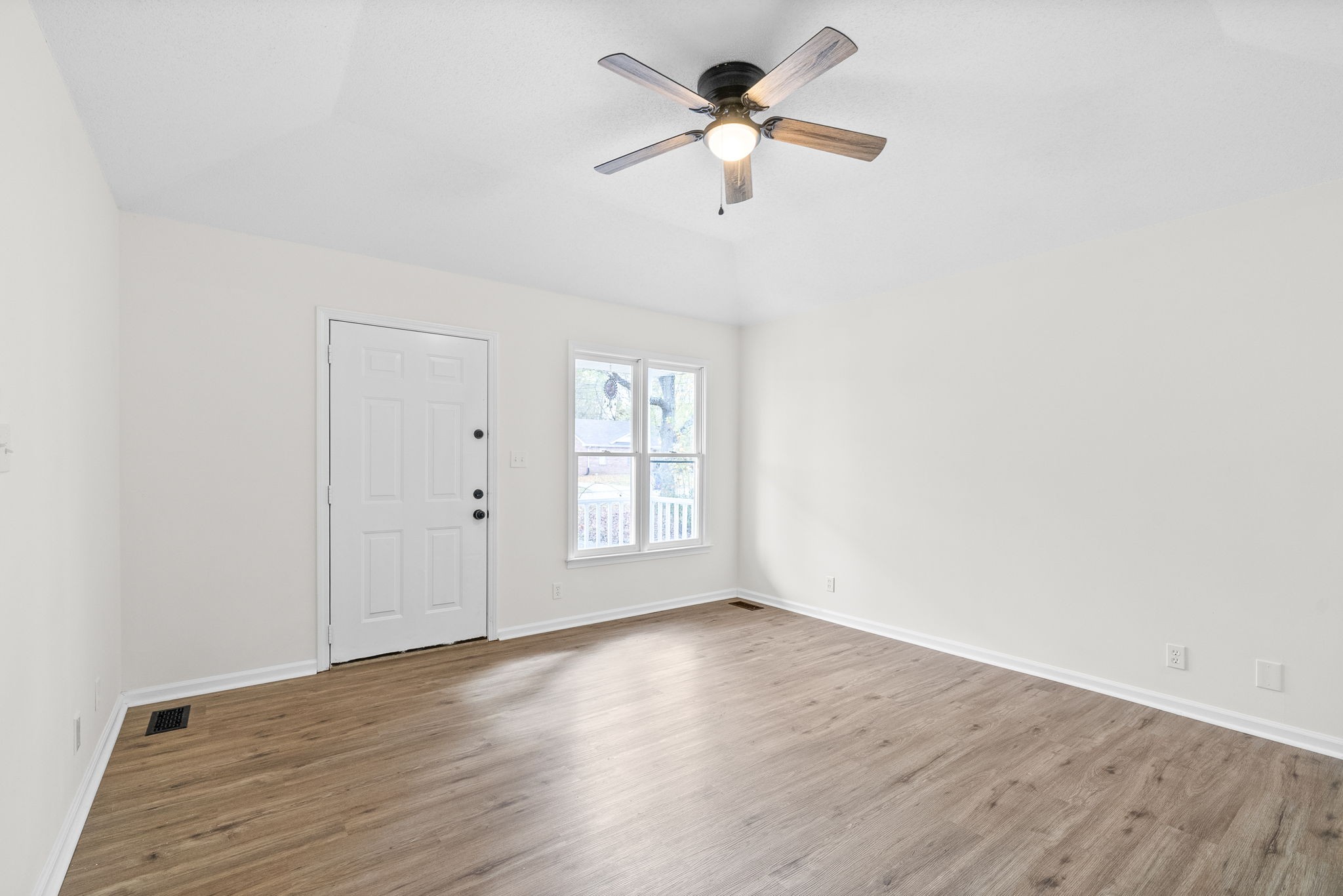761 Spees Dr Property Photo 6