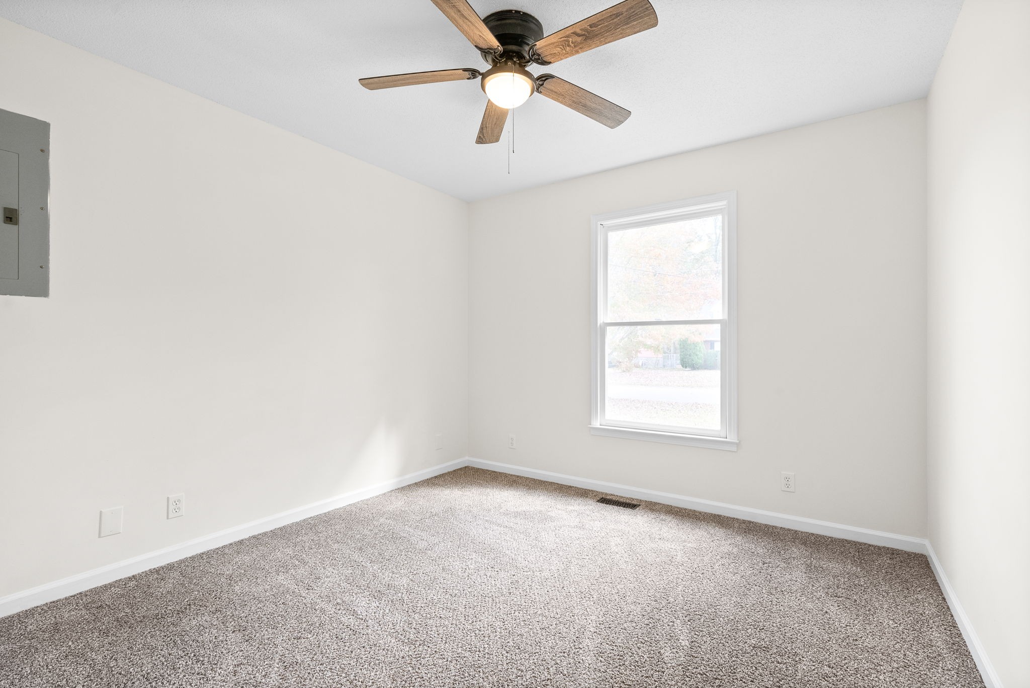 761 Spees Dr Property Photo 17