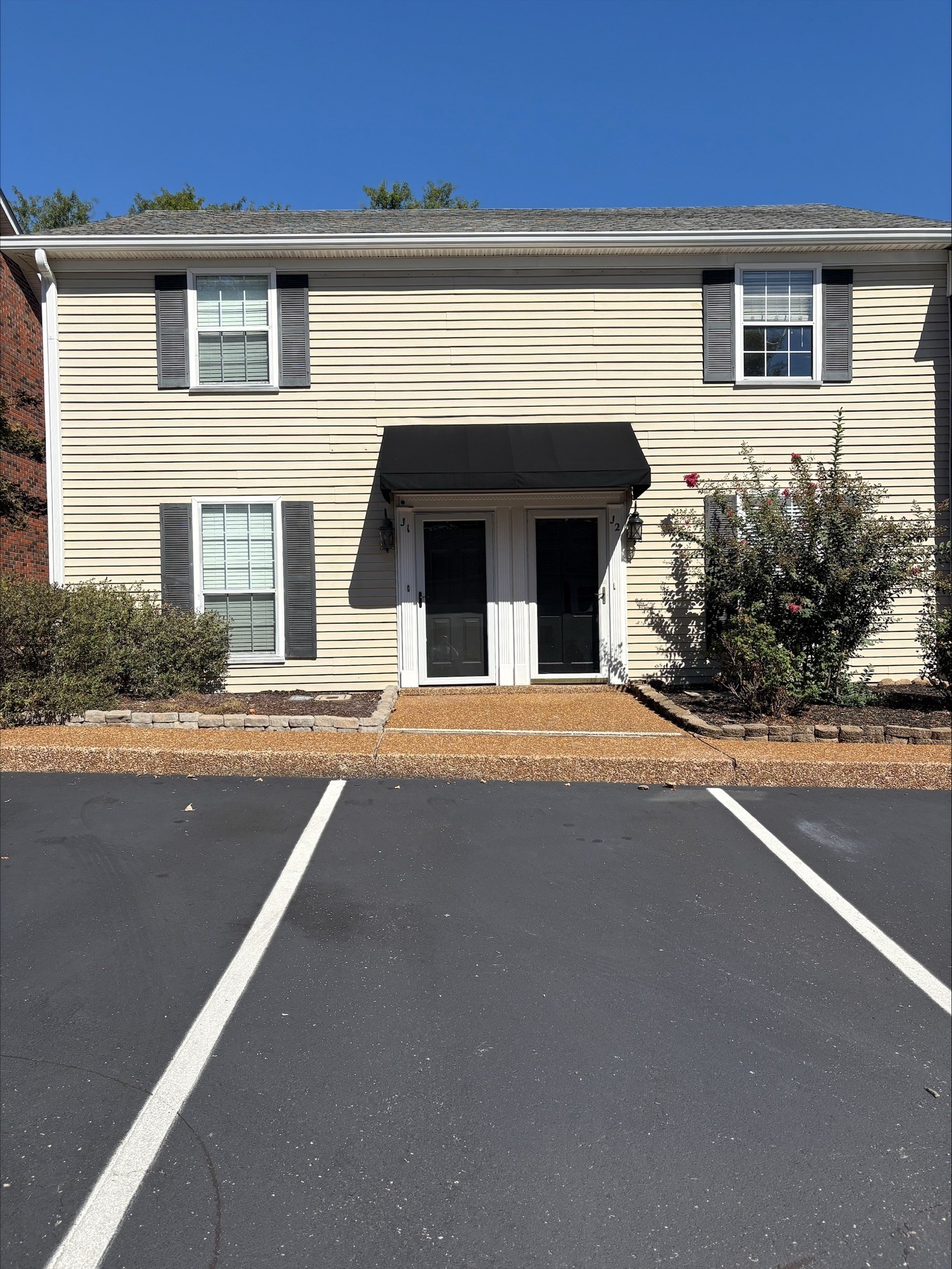 200 N Royal Oaks Blvd Property Photo 1