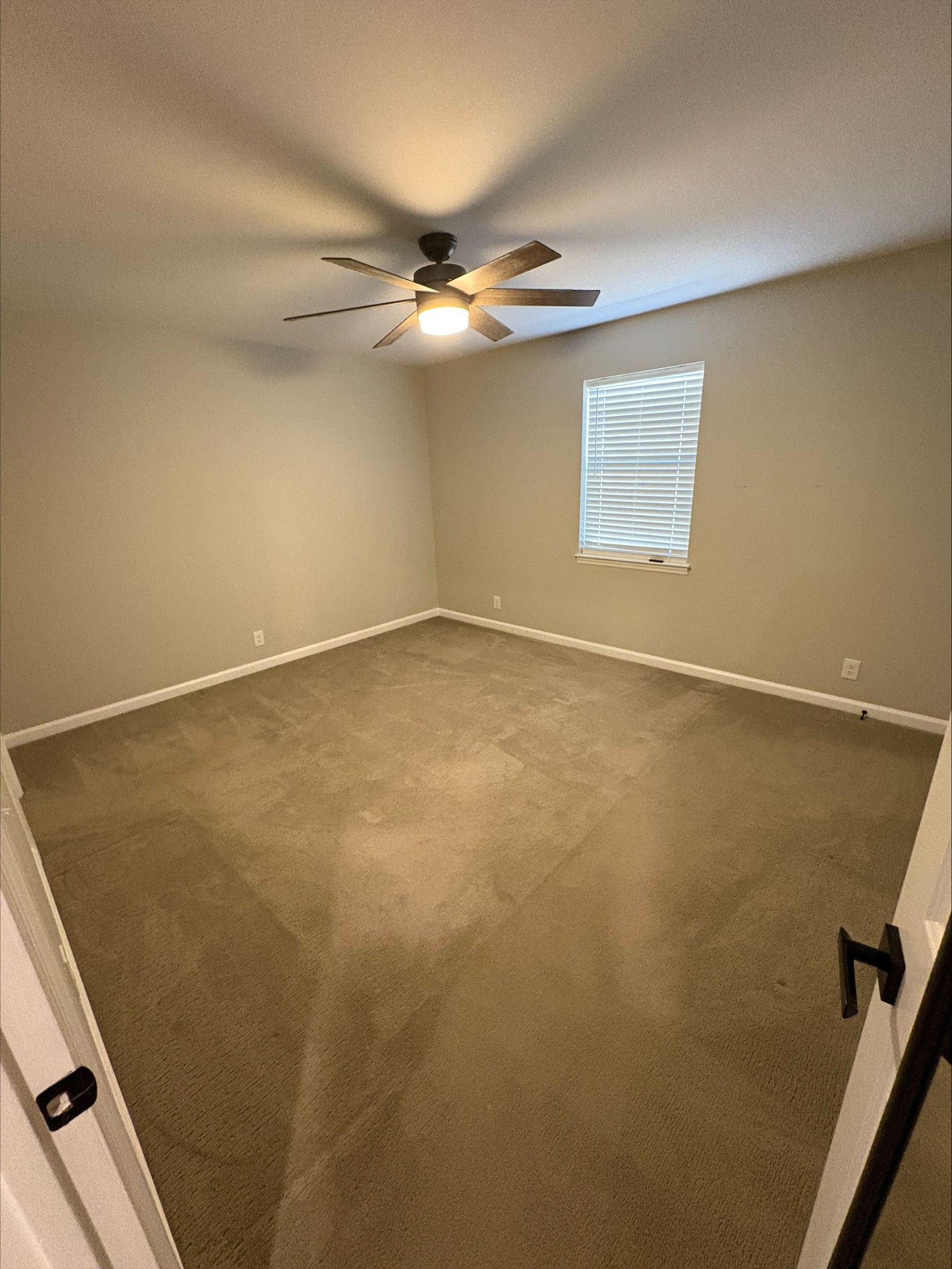 200 N Royal Oaks Blvd Property Photo 4