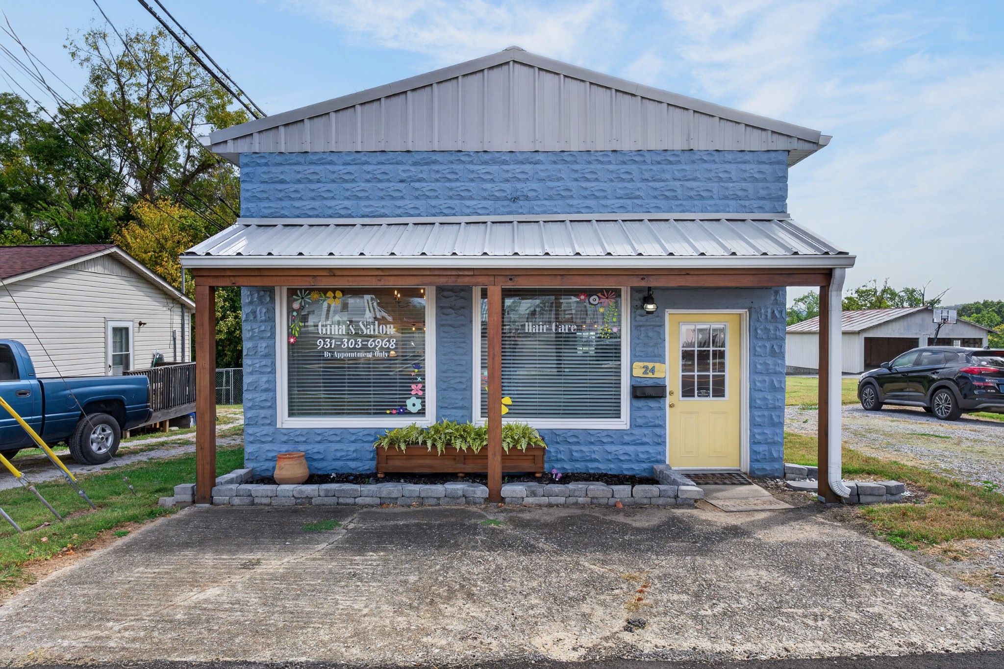 24 N Spring St Property Photo 1
