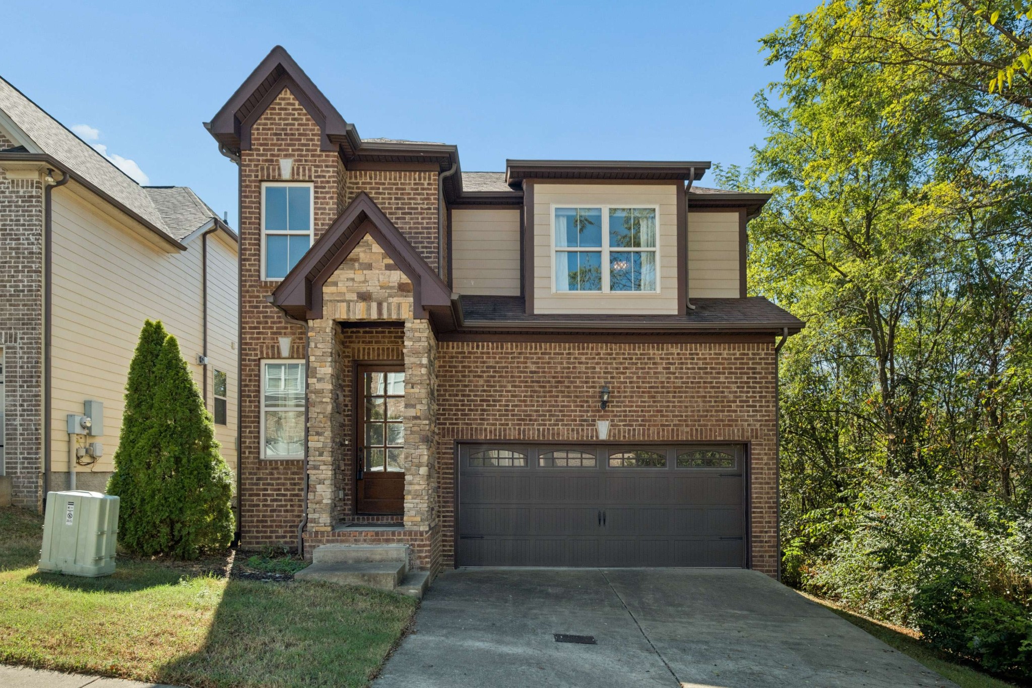 5925 Woodlands Ave Property Photo 1