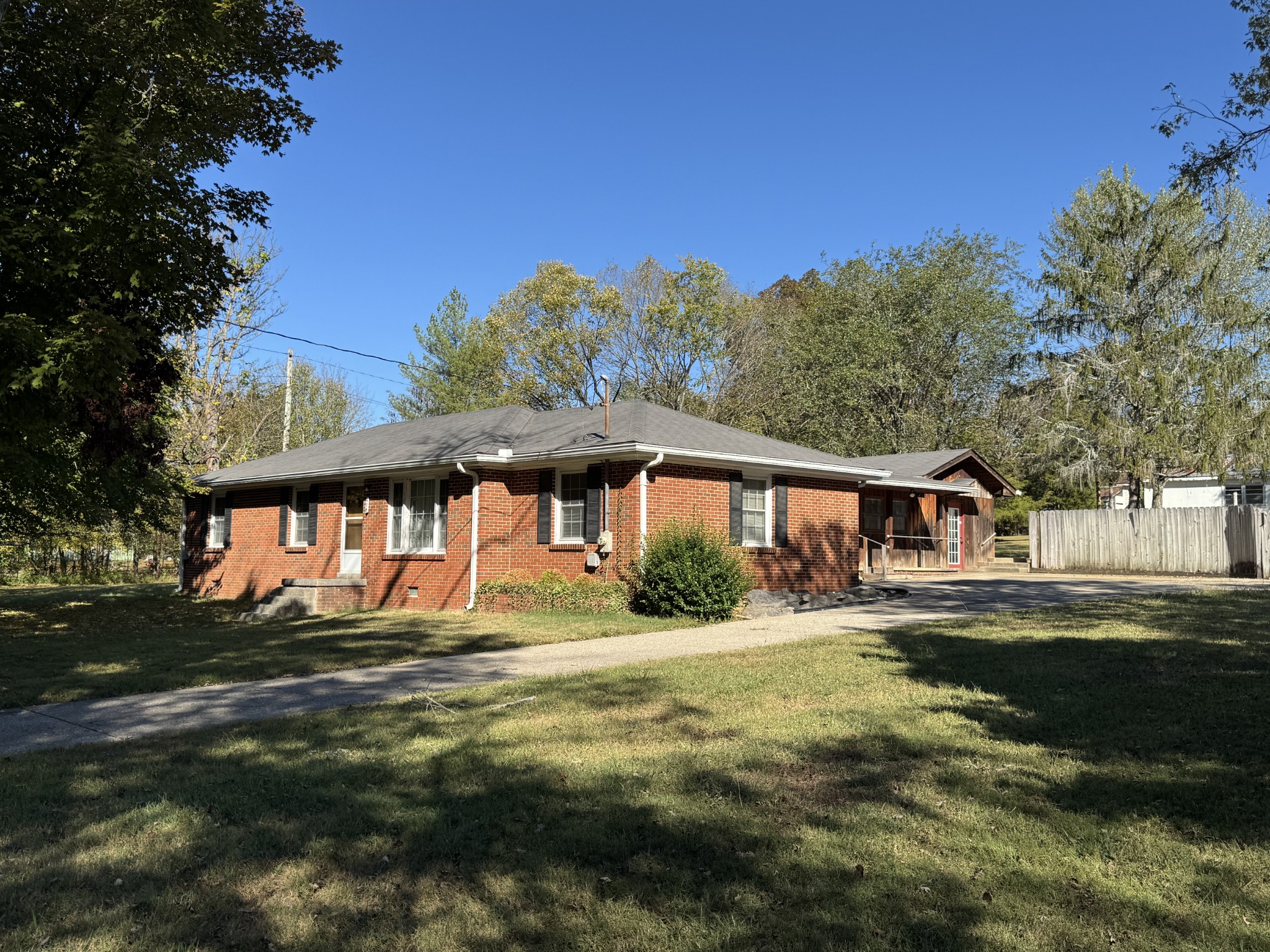 475 Lindsley Rd Property Photo 1