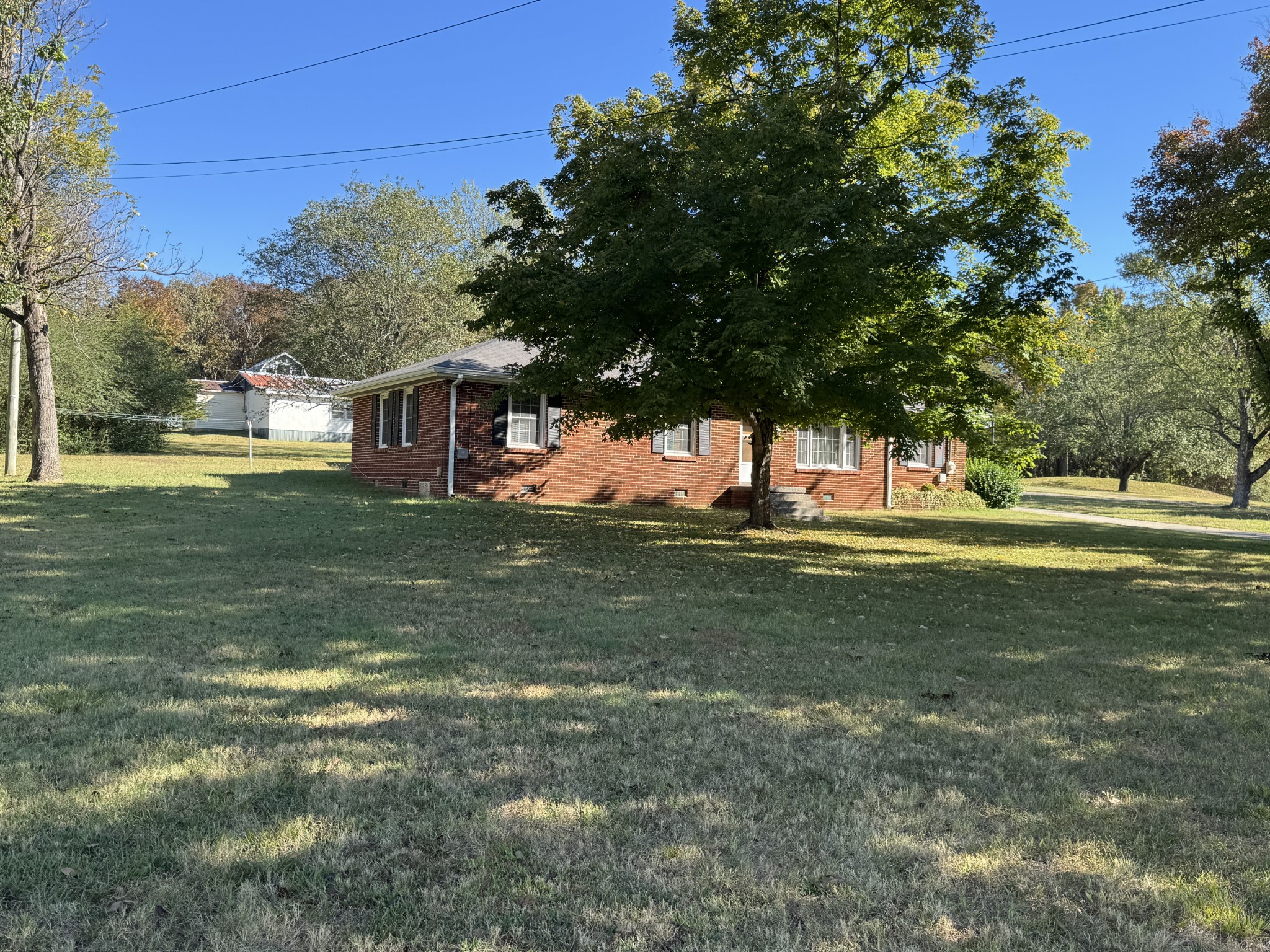475 Lindsley Rd Property Photo 2