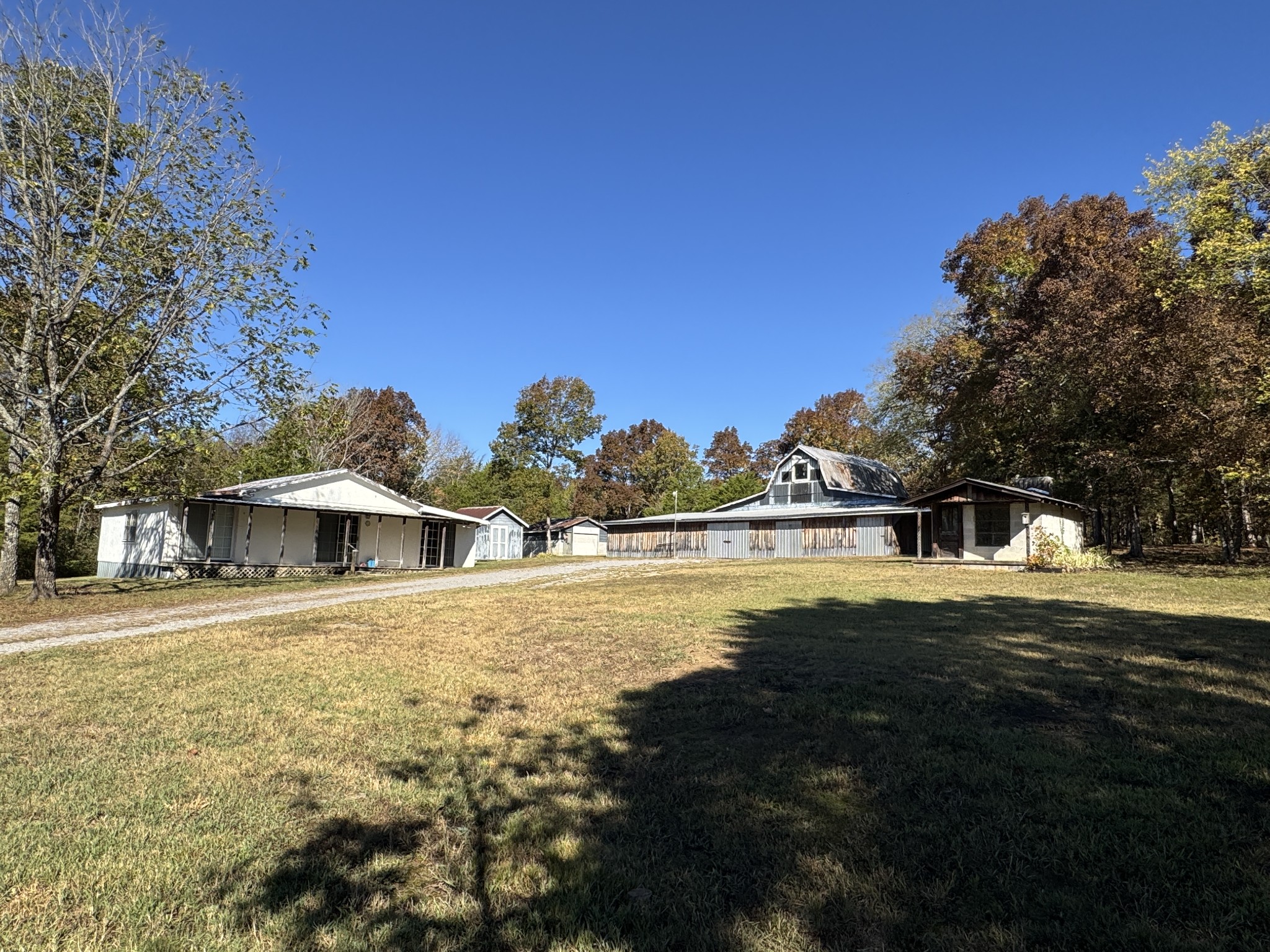 475 Lindsley Rd Property Photo 4