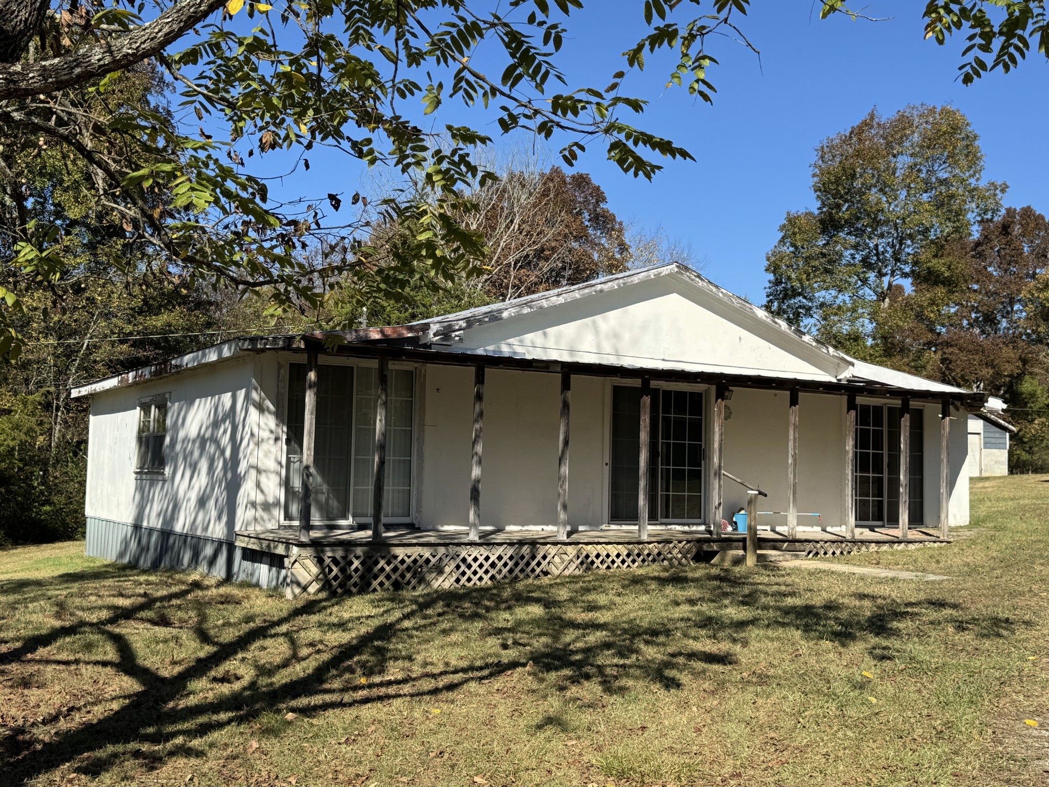 475 Lindsley Rd Property Photo 5