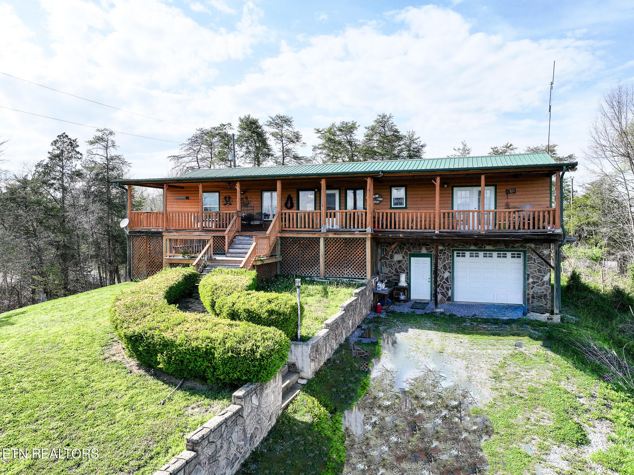2440 Levee Way Property Photo 1