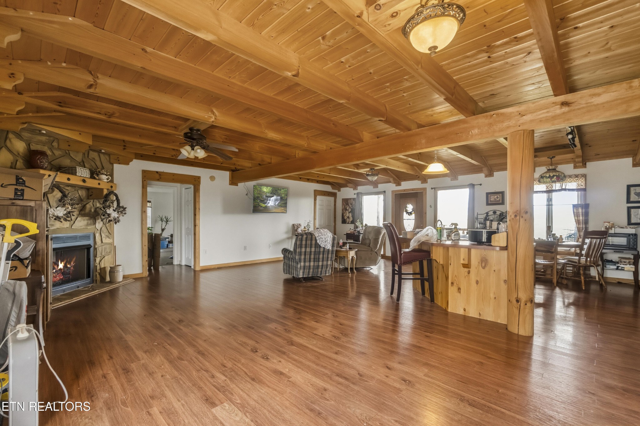 2440 Levee Way Property Photo 5