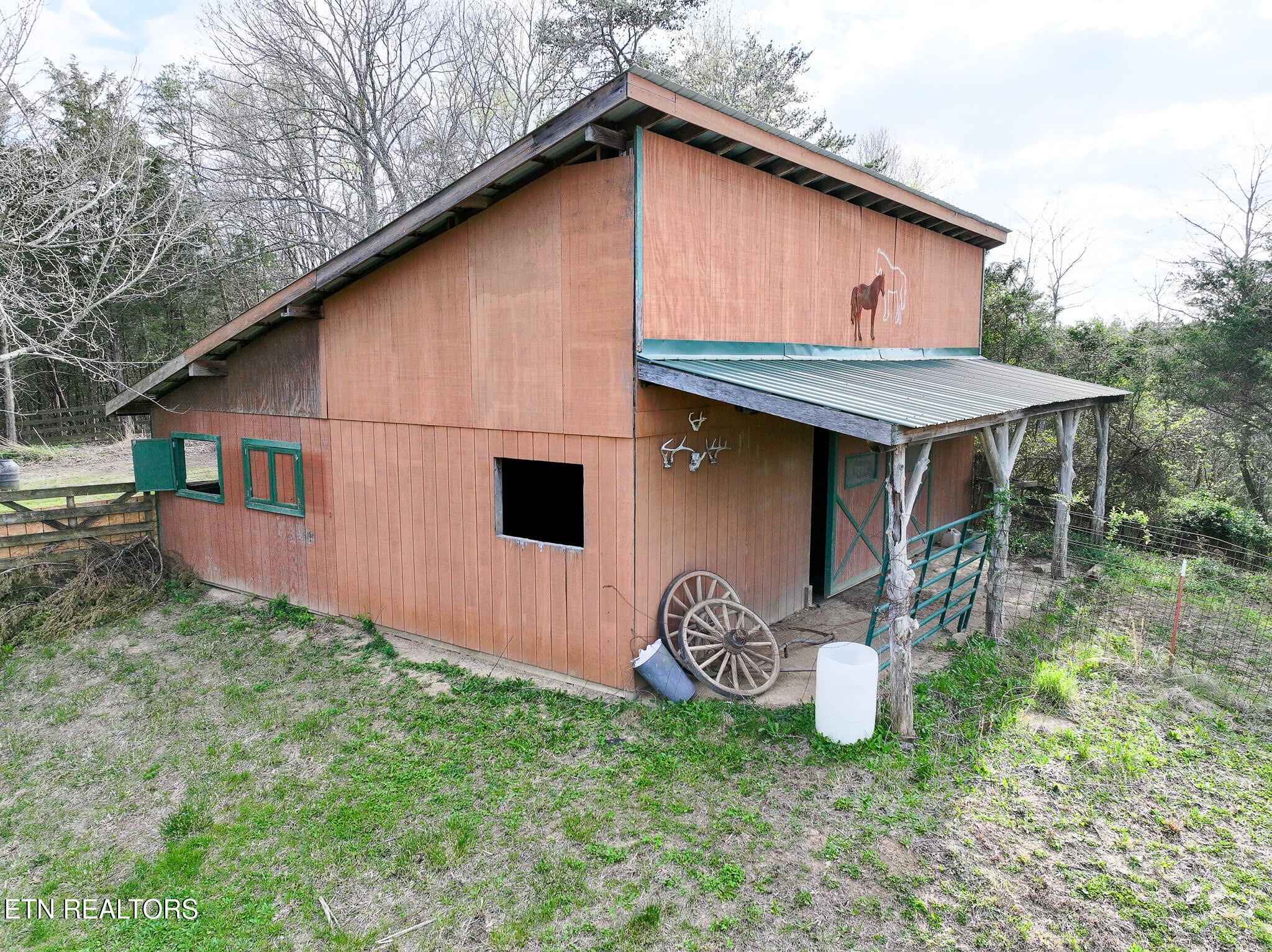 2440 Levee Way Property Photo 11