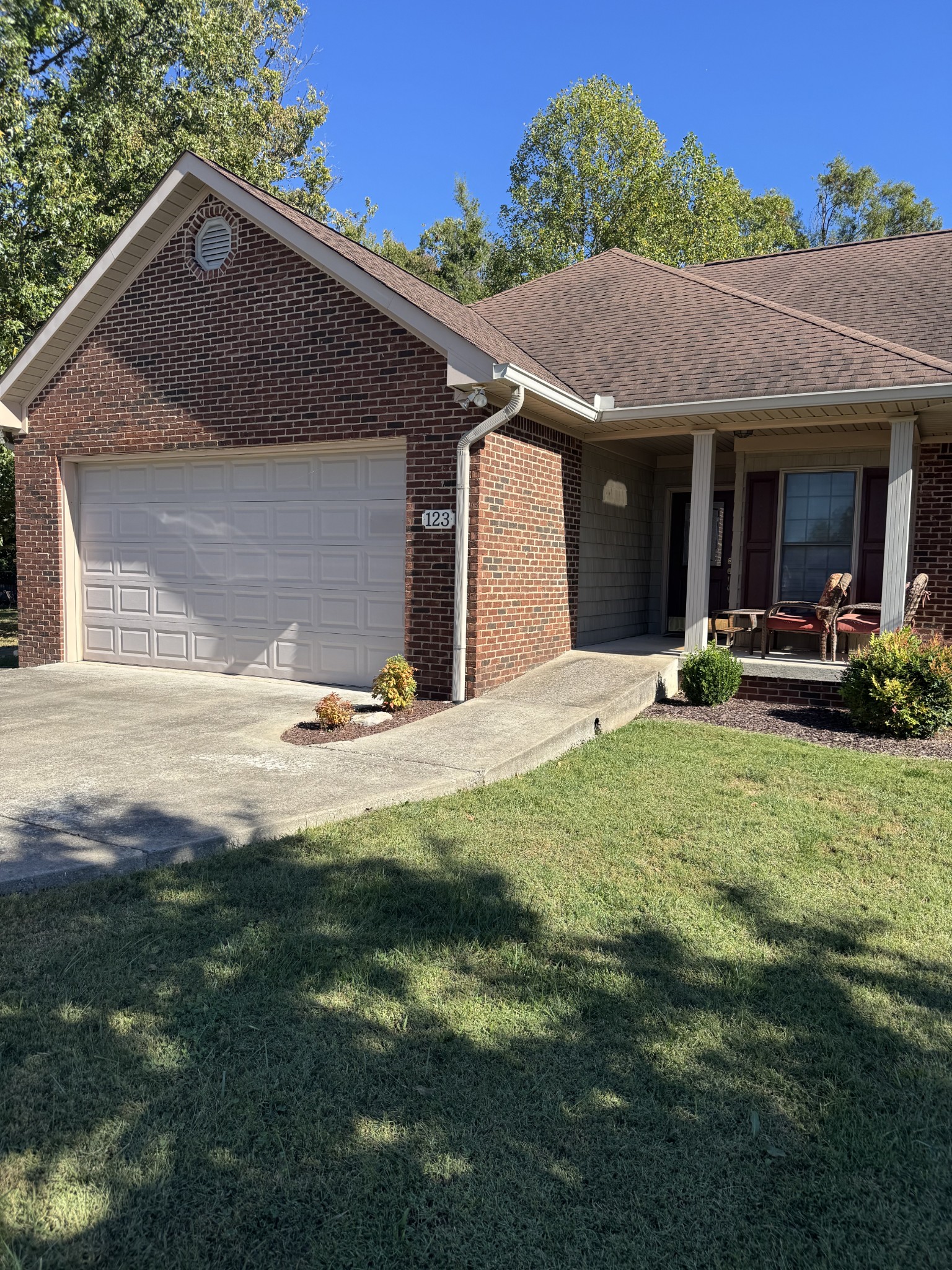 123 Deerfield Ln