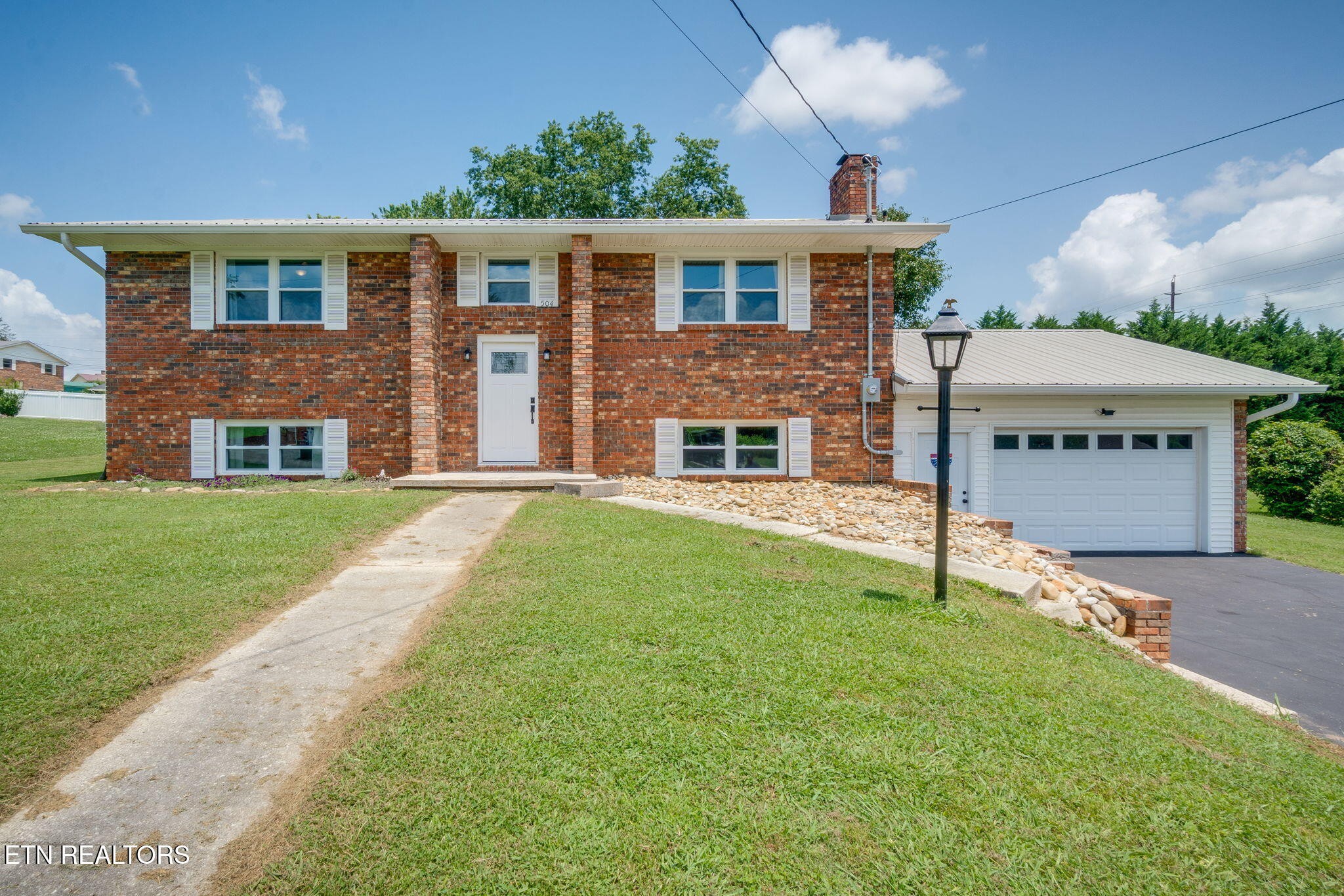 504 Mccrary Drive Property Photo 1