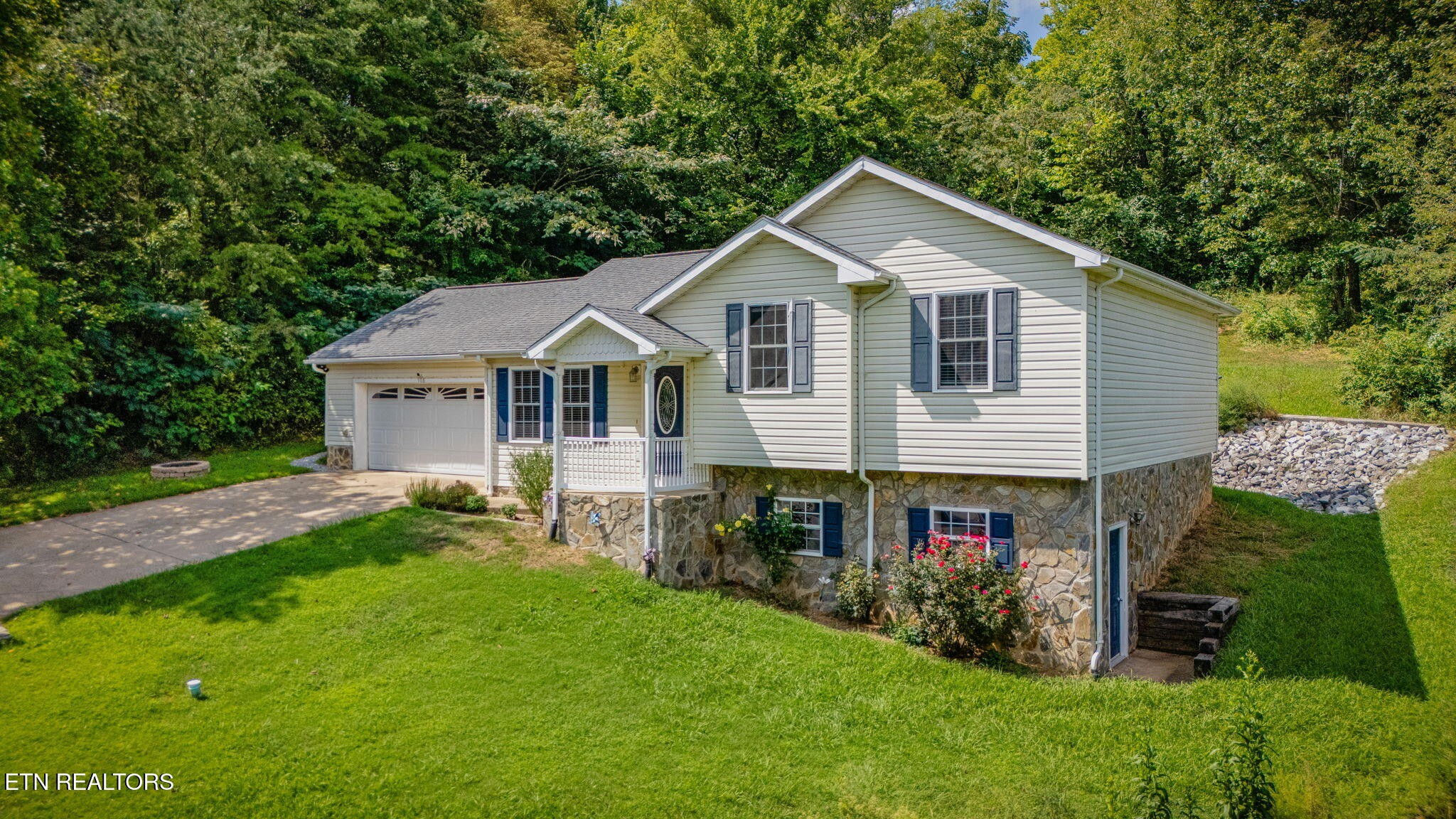 108 Plymouth Property Photo 3