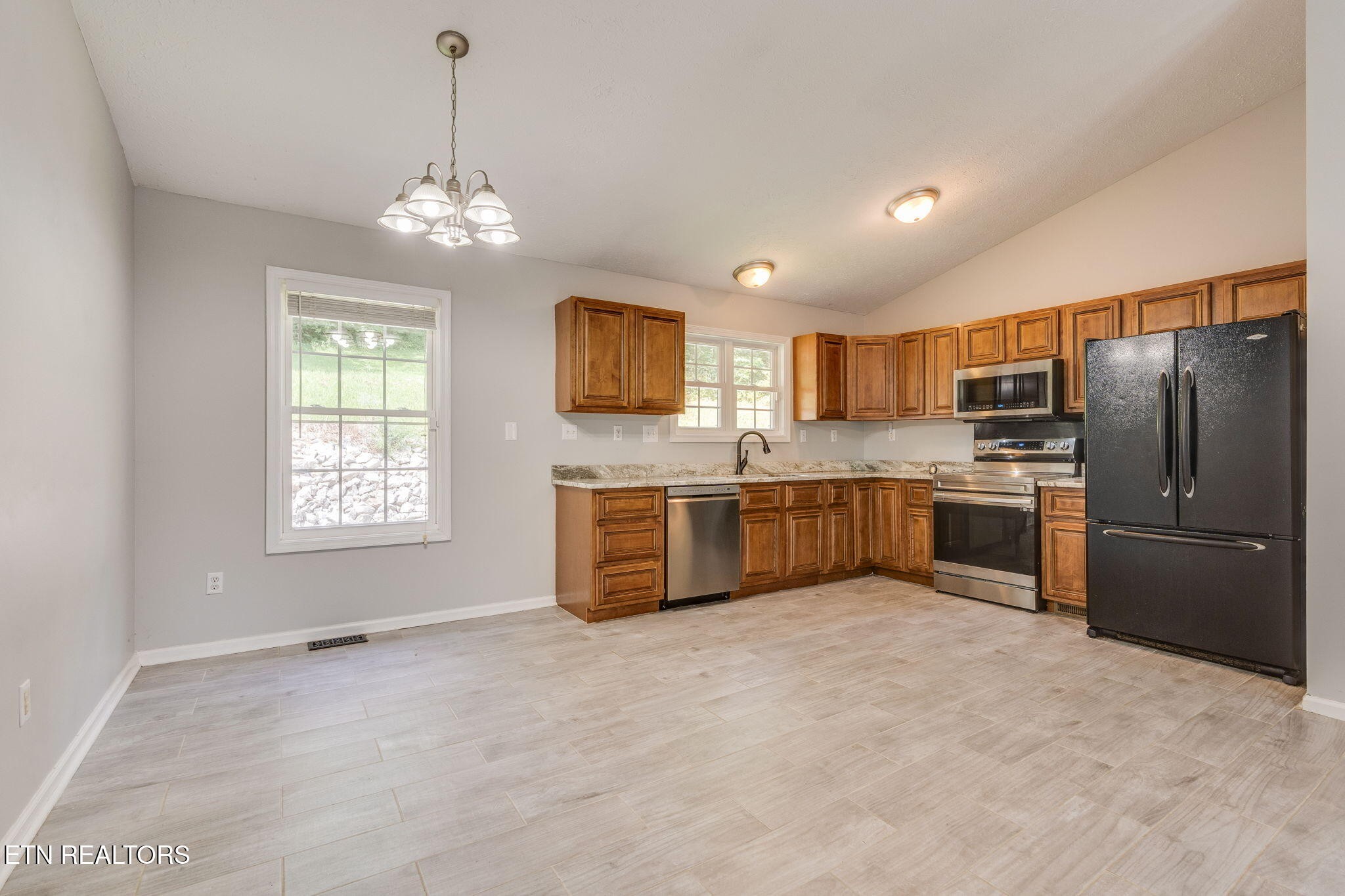 108 Plymouth Property Photo 7