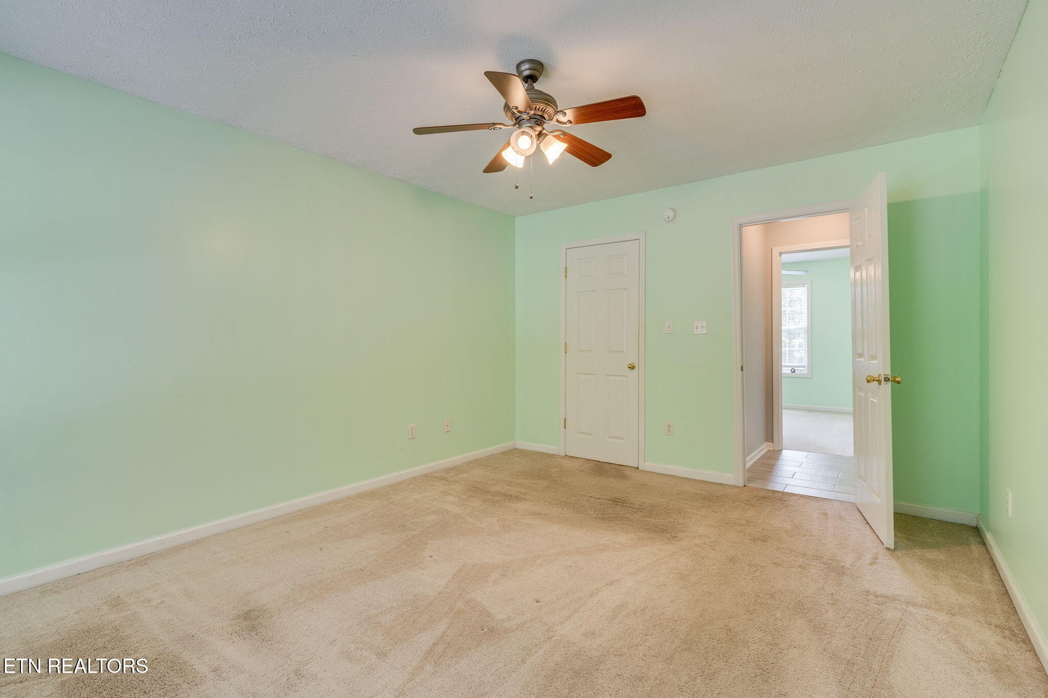 108 Plymouth Property Photo 11