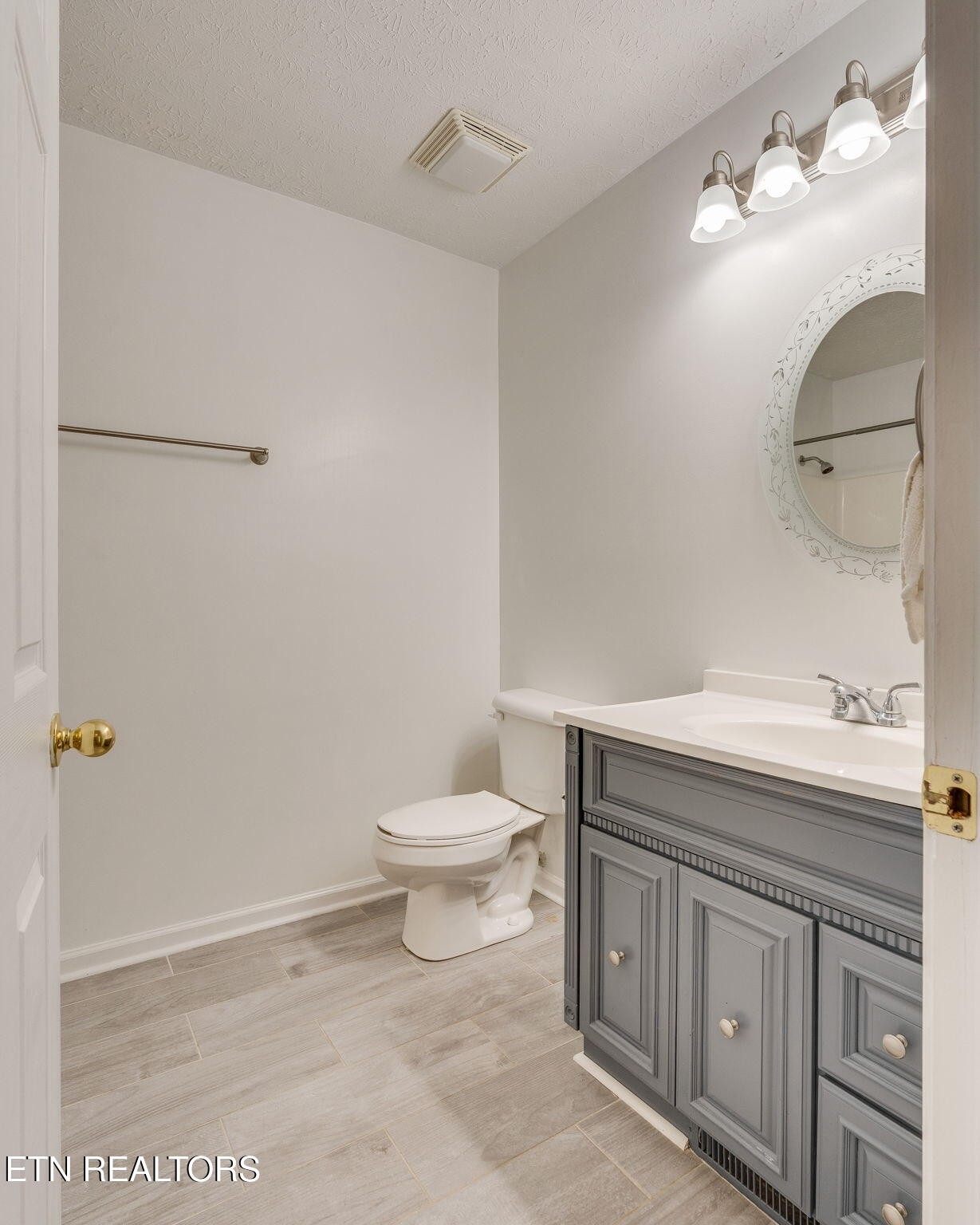 108 Plymouth Property Photo 16