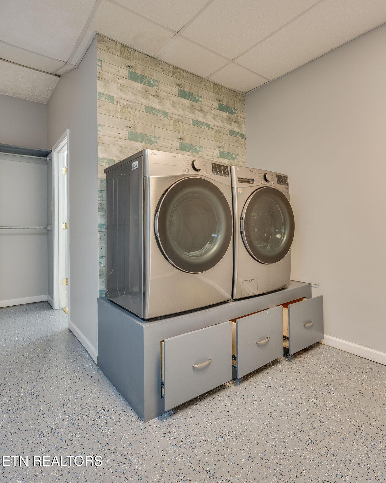 108 Plymouth Property Photo 22