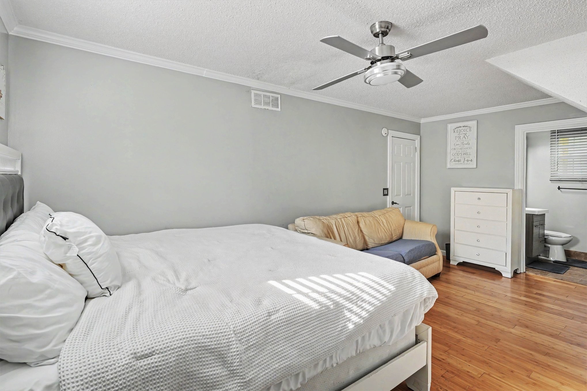 4880 Barclay Square Dr Property Photo 16