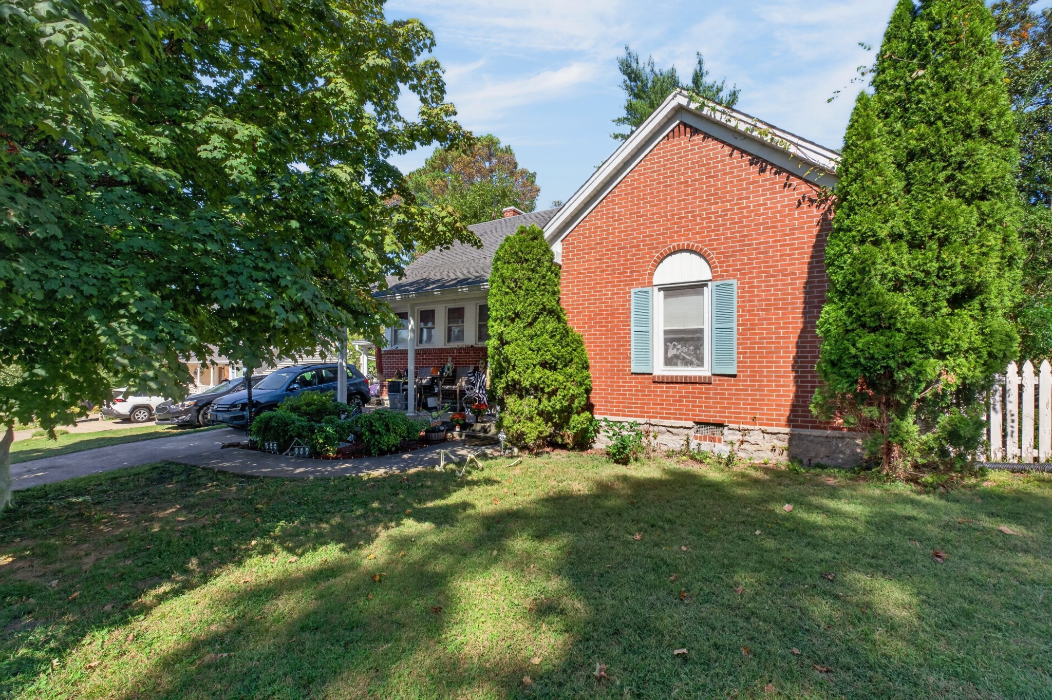 635 Jefferson Ave, E Property Photo 1