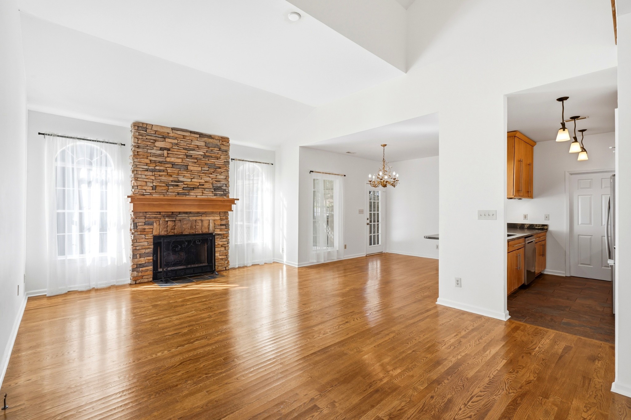 1599 Birchwood Cir Property Photo 6