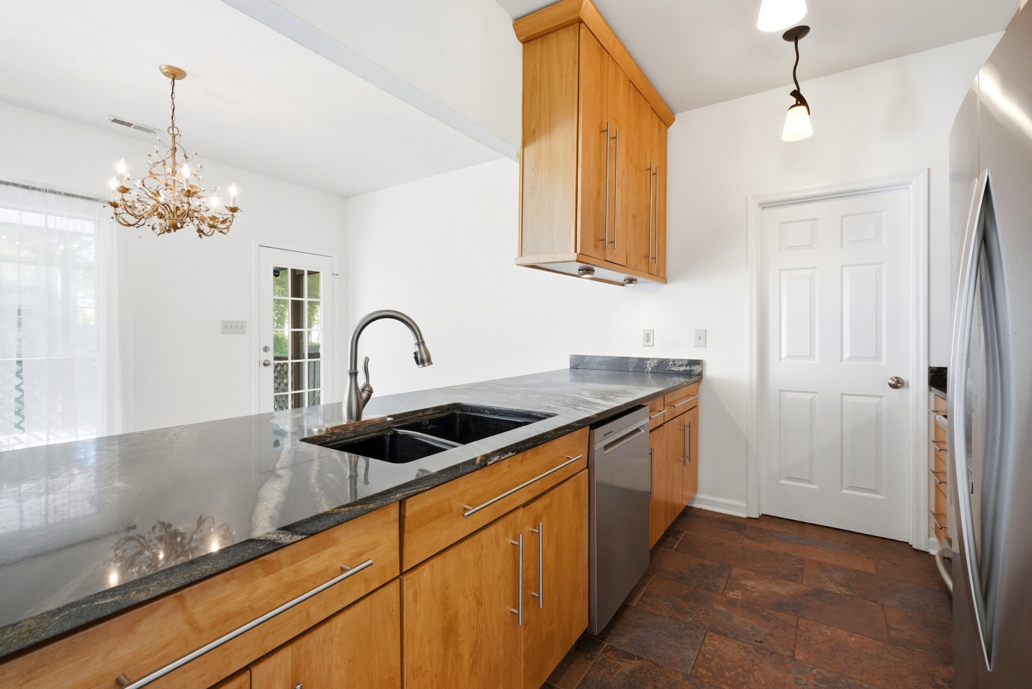 1599 Birchwood Cir Property Photo 11