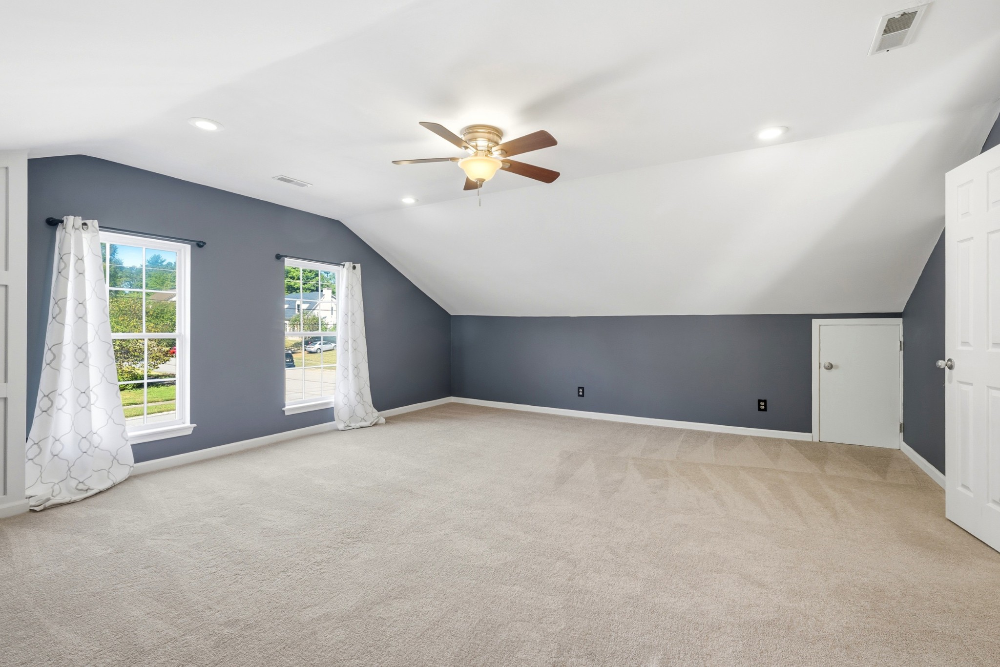 1599 Birchwood Cir Property Photo 27