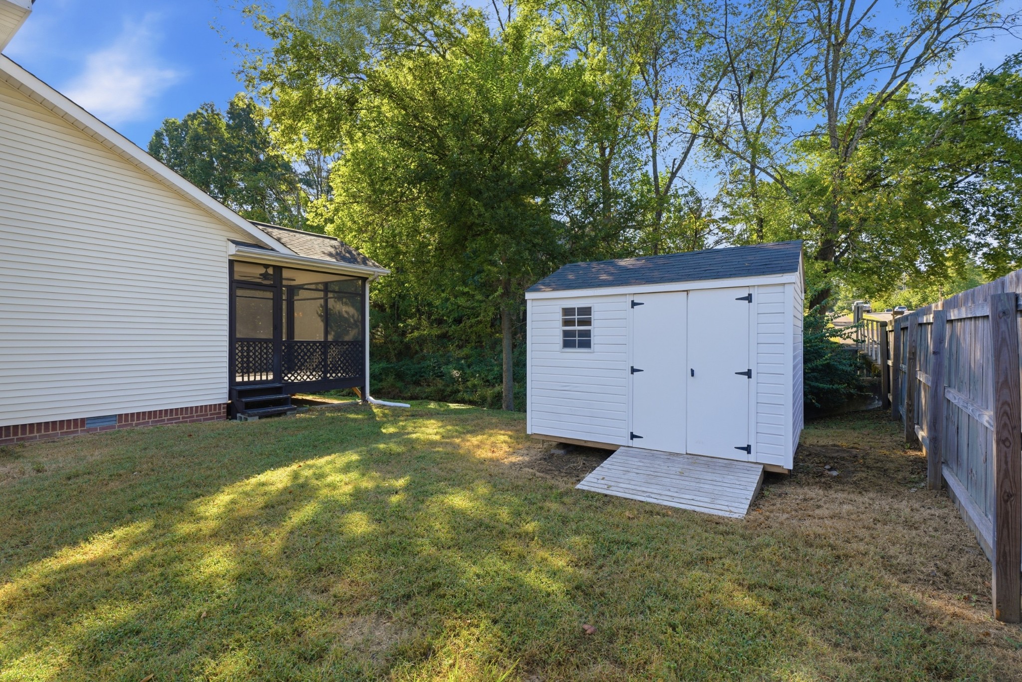 1599 Birchwood Cir Property Photo 34