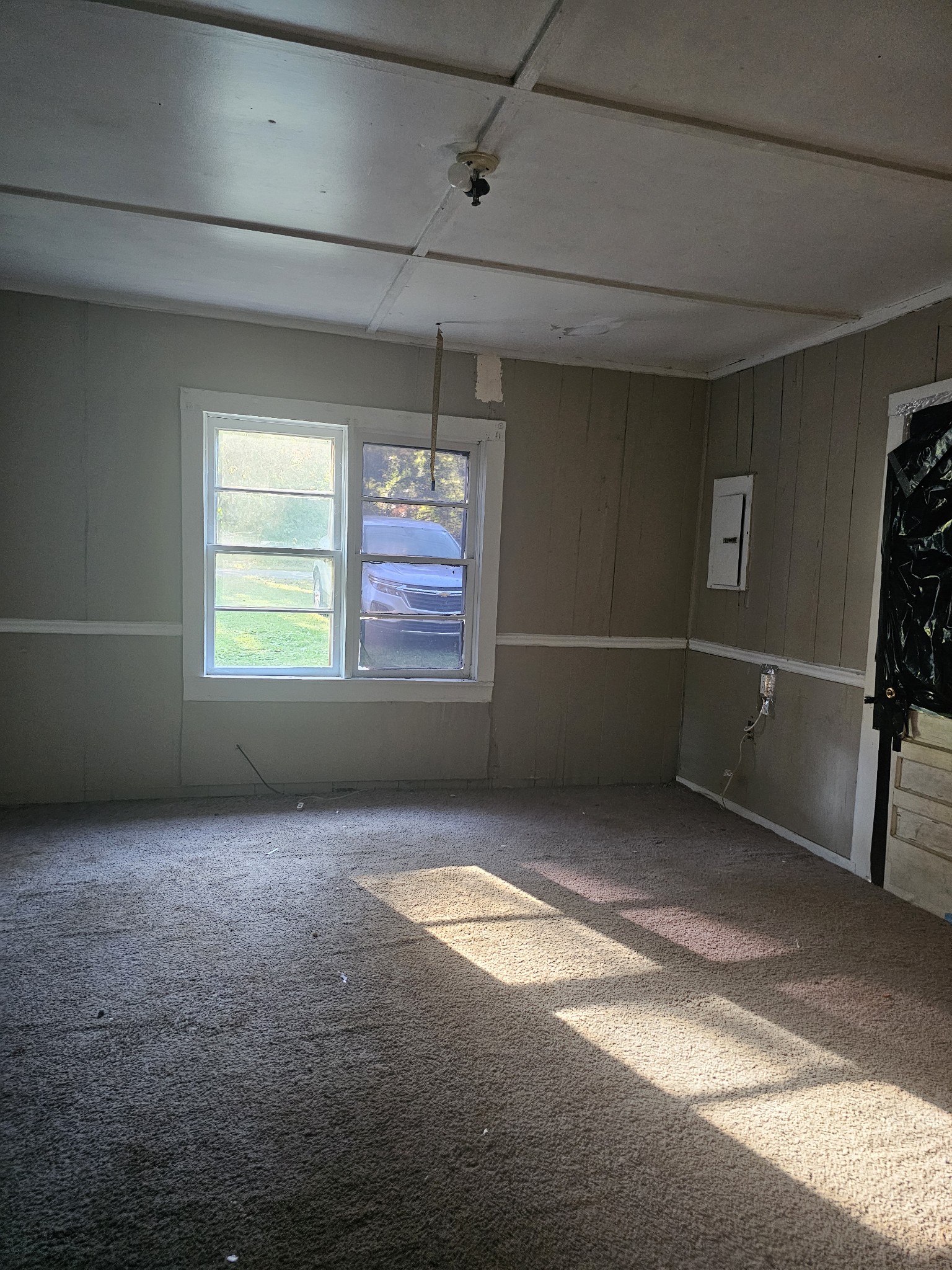 220 Oak St Property Photo 6