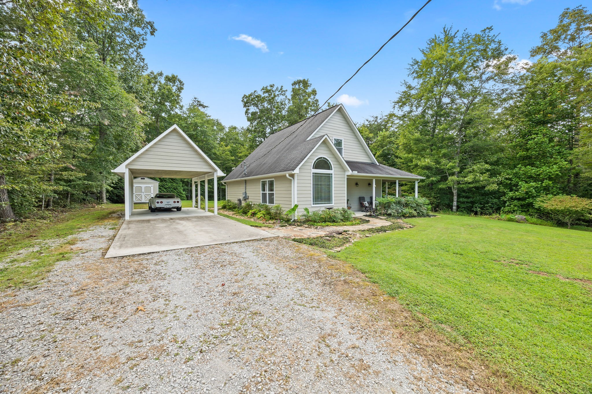 159 Honeysuckle Rd Property Photo 3