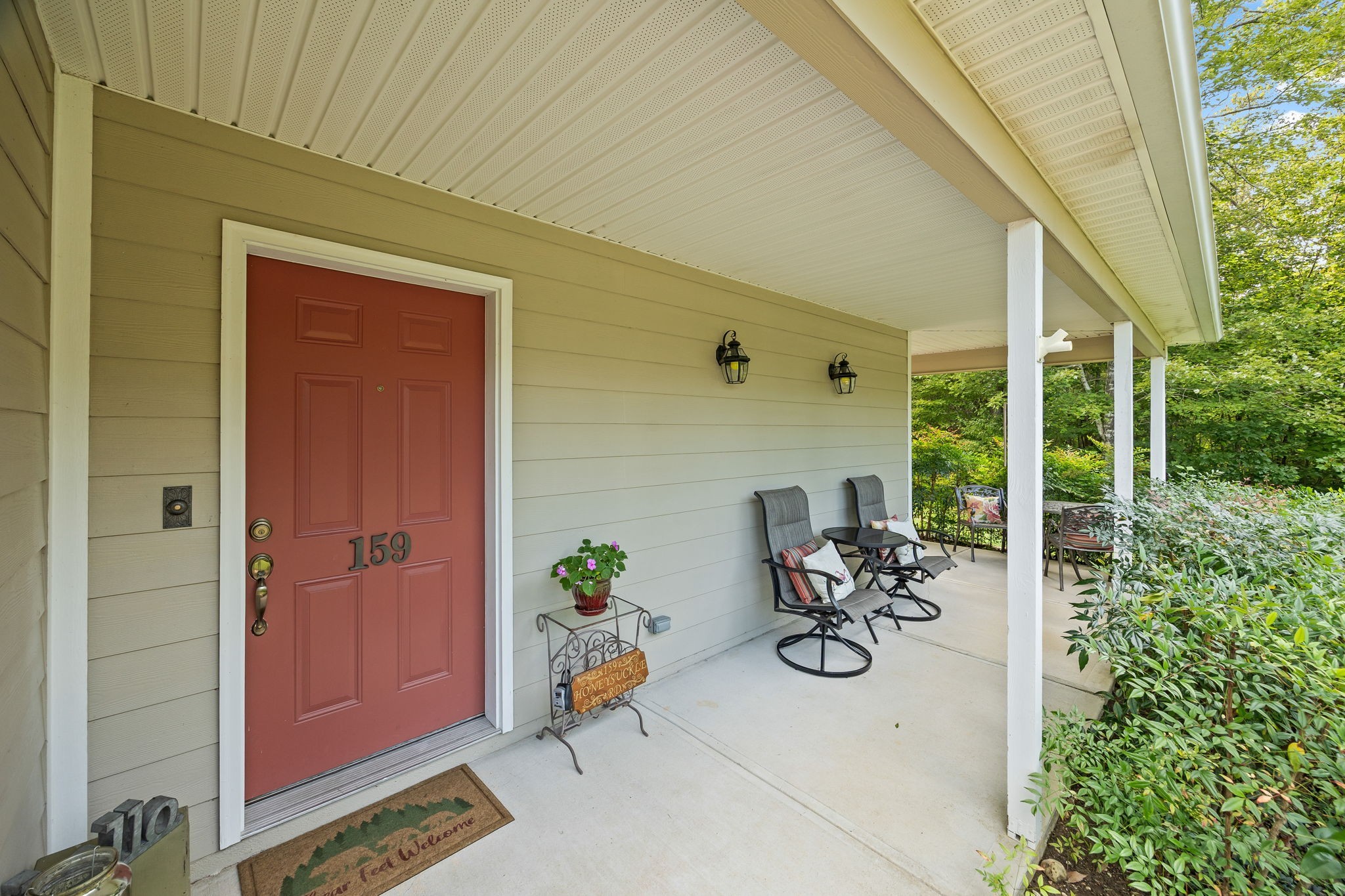159 Honeysuckle Rd Property Photo 5