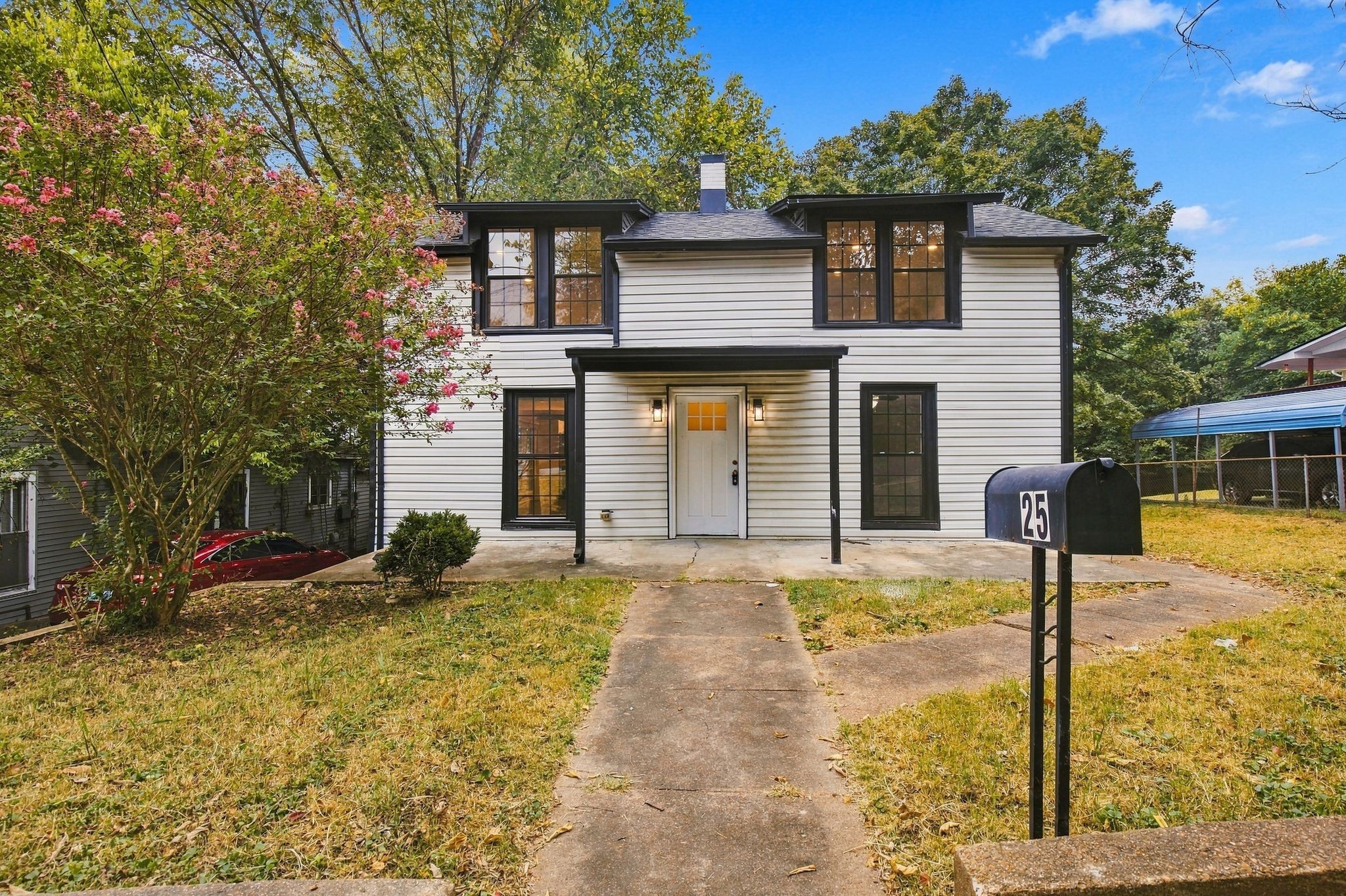 25 Lawn St