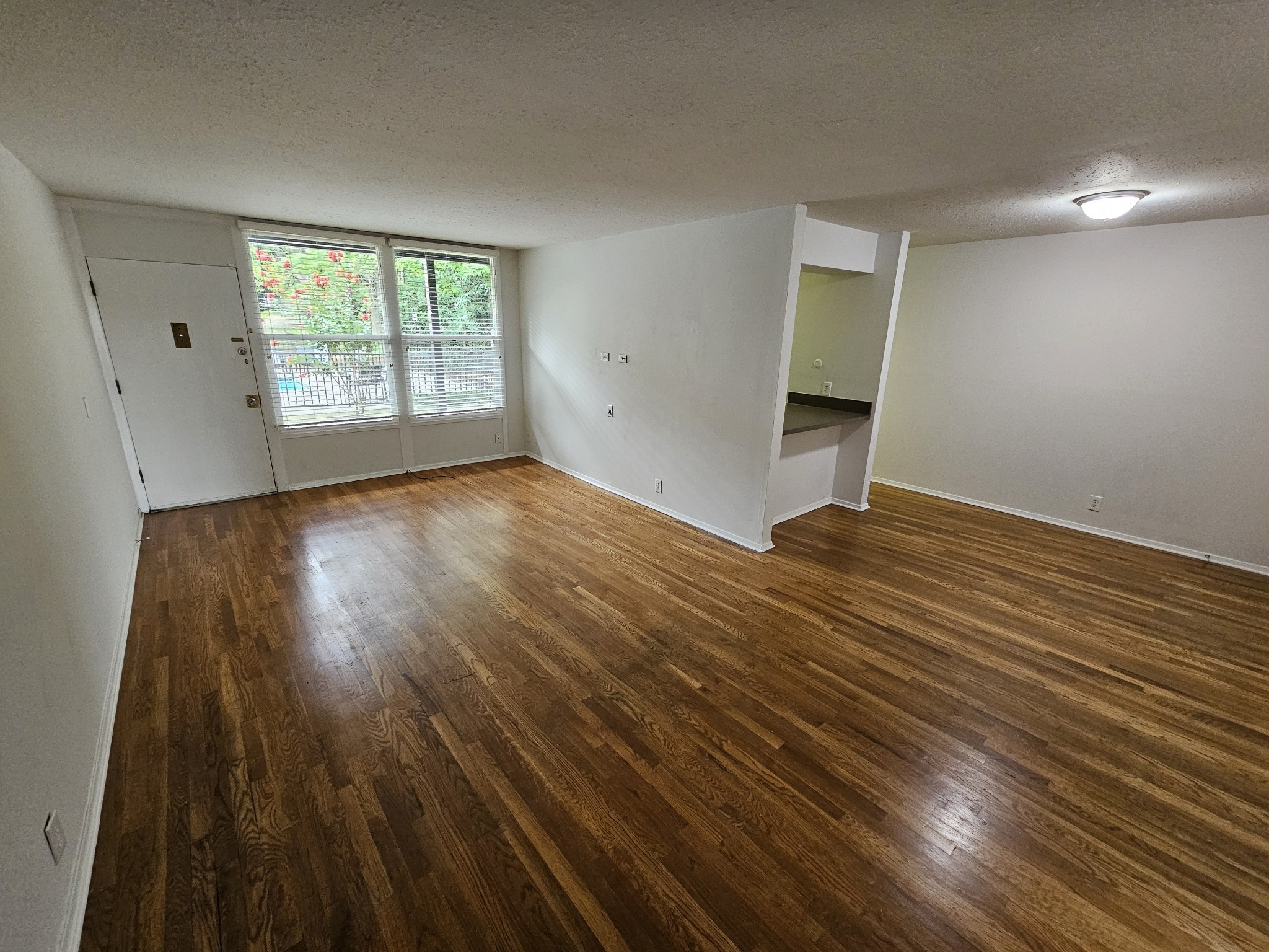3831 West End Ave Property Photo 5