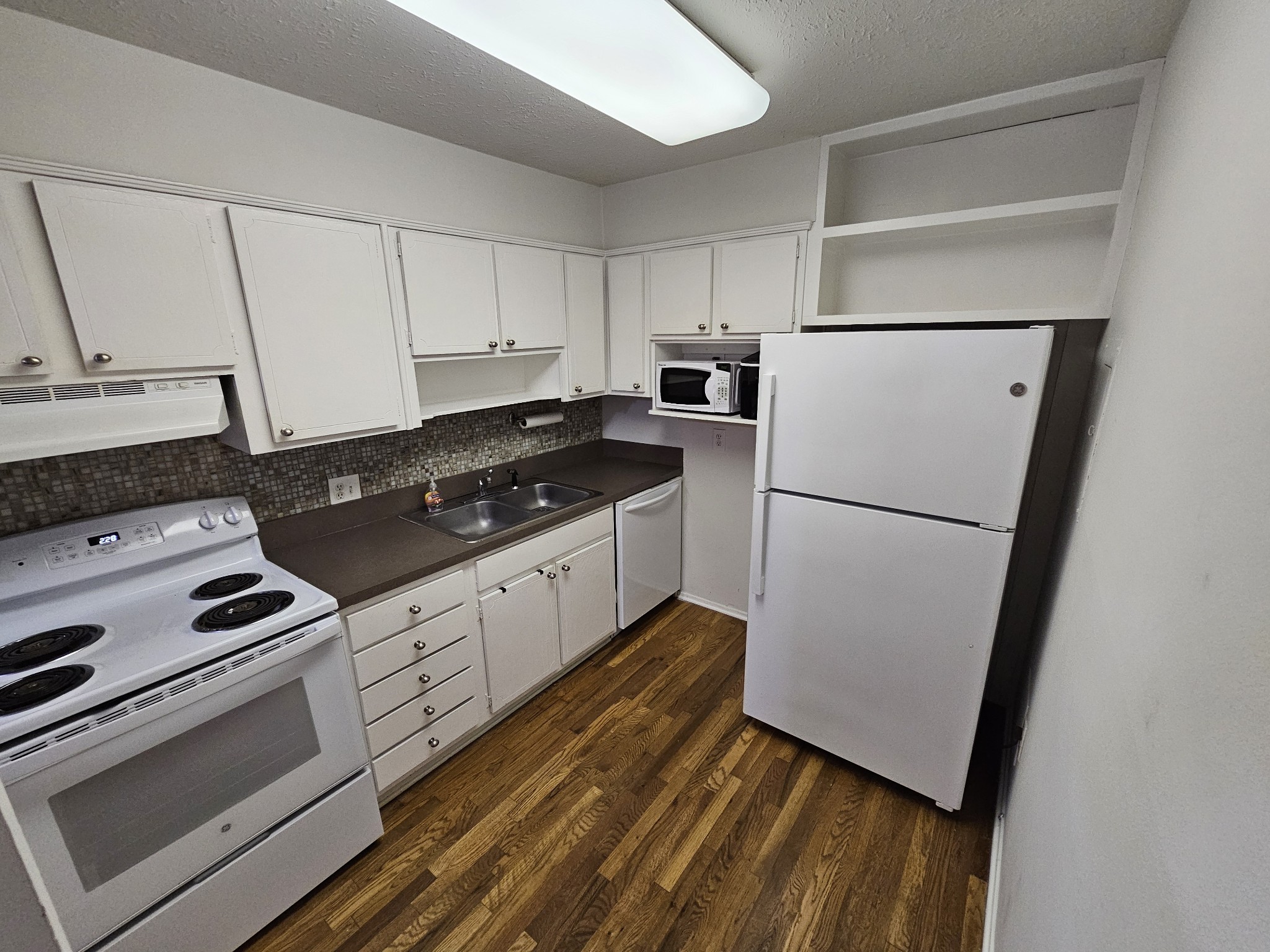 3831 West End Ave Property Photo 7