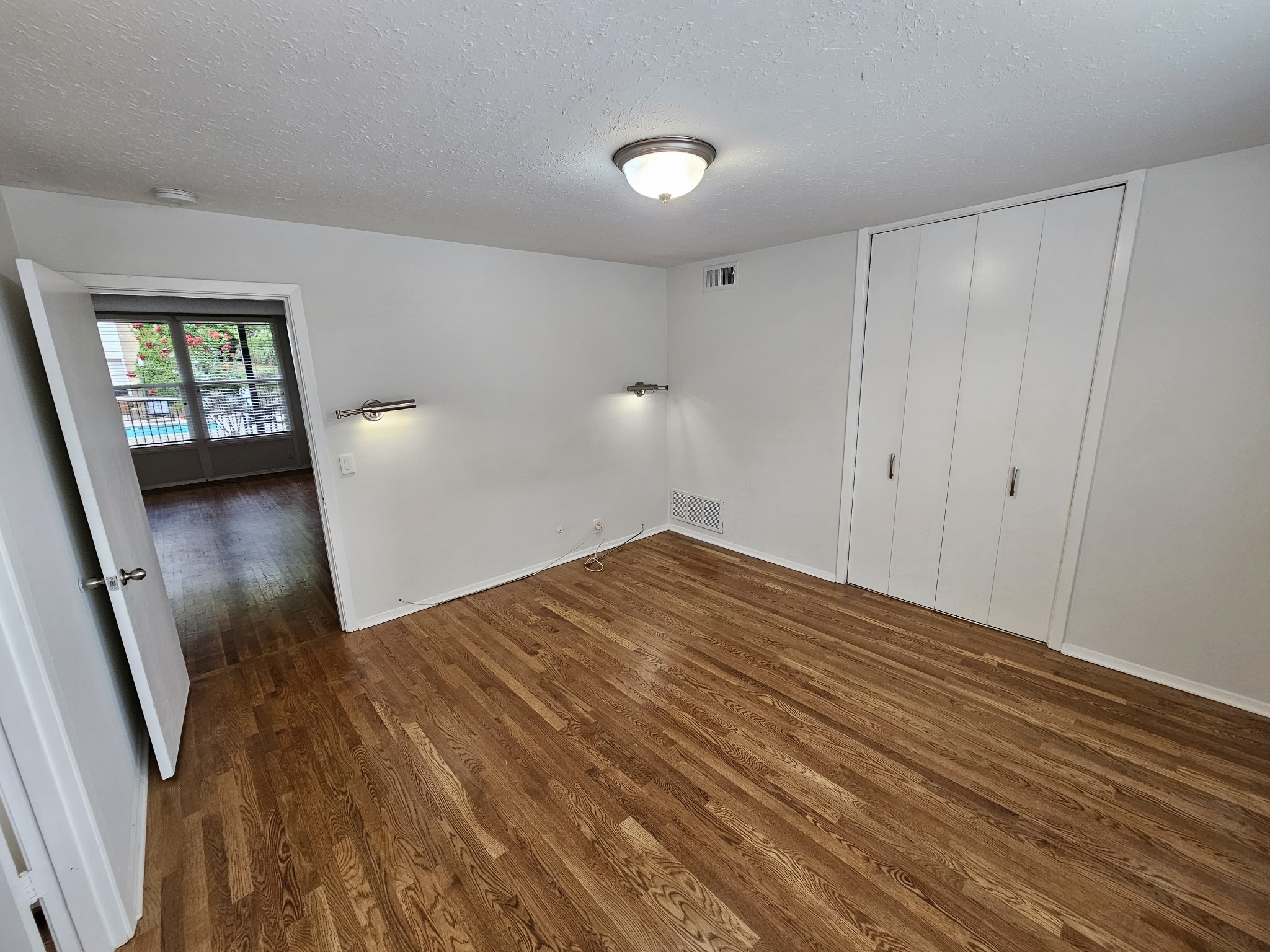 3831 West End Ave Property Photo 9